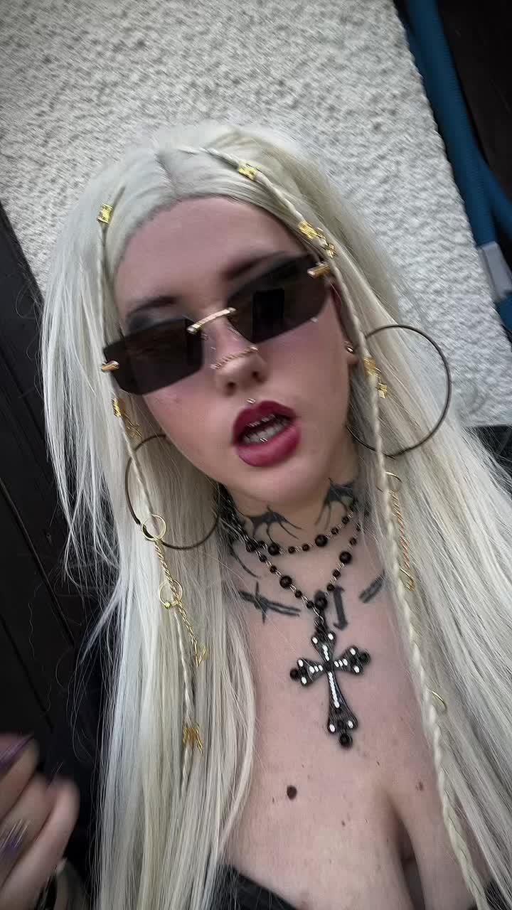 @aly🧛♀️