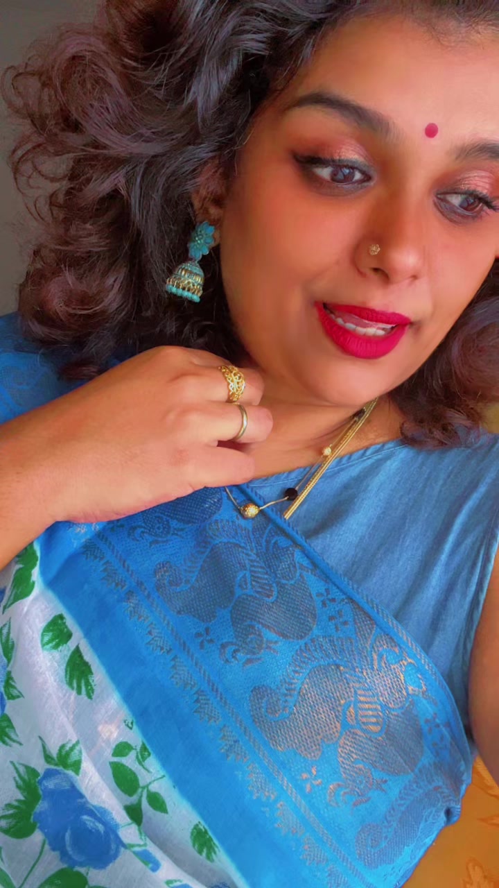 @Gayathiri_Thevar