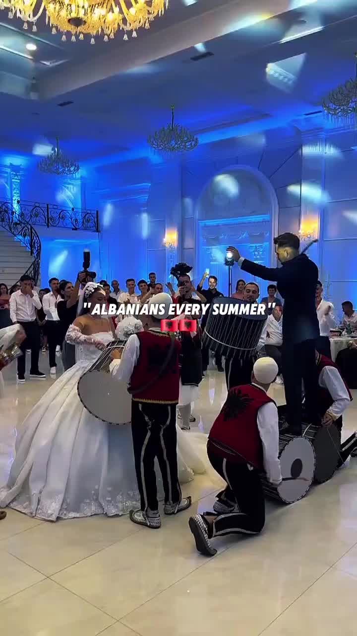 @𝓔🇦🇱
