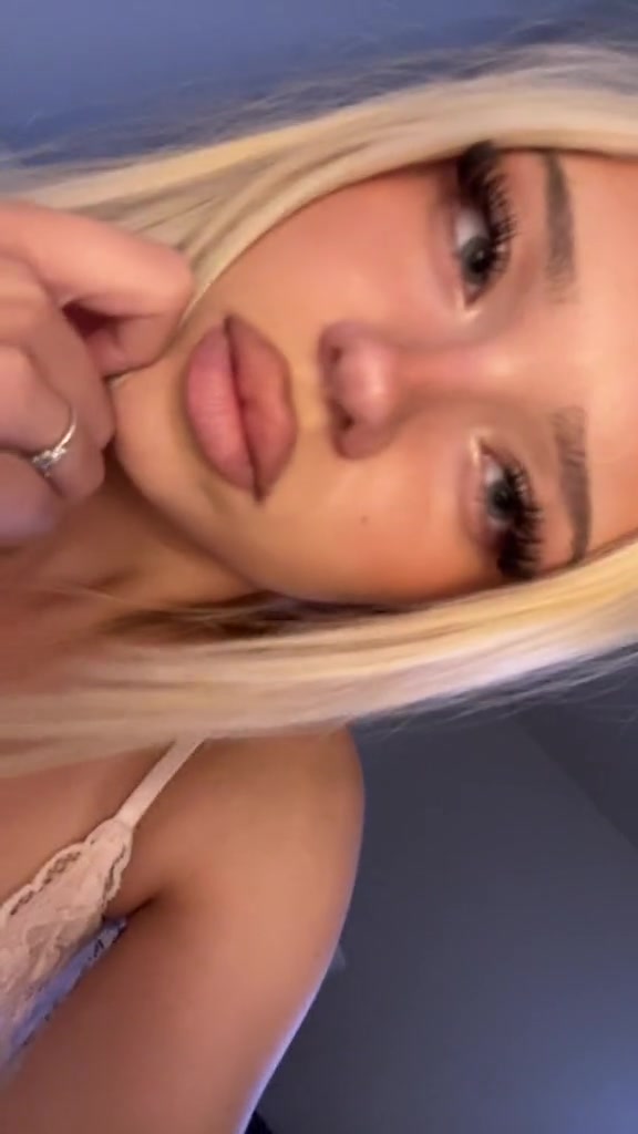 @аня
