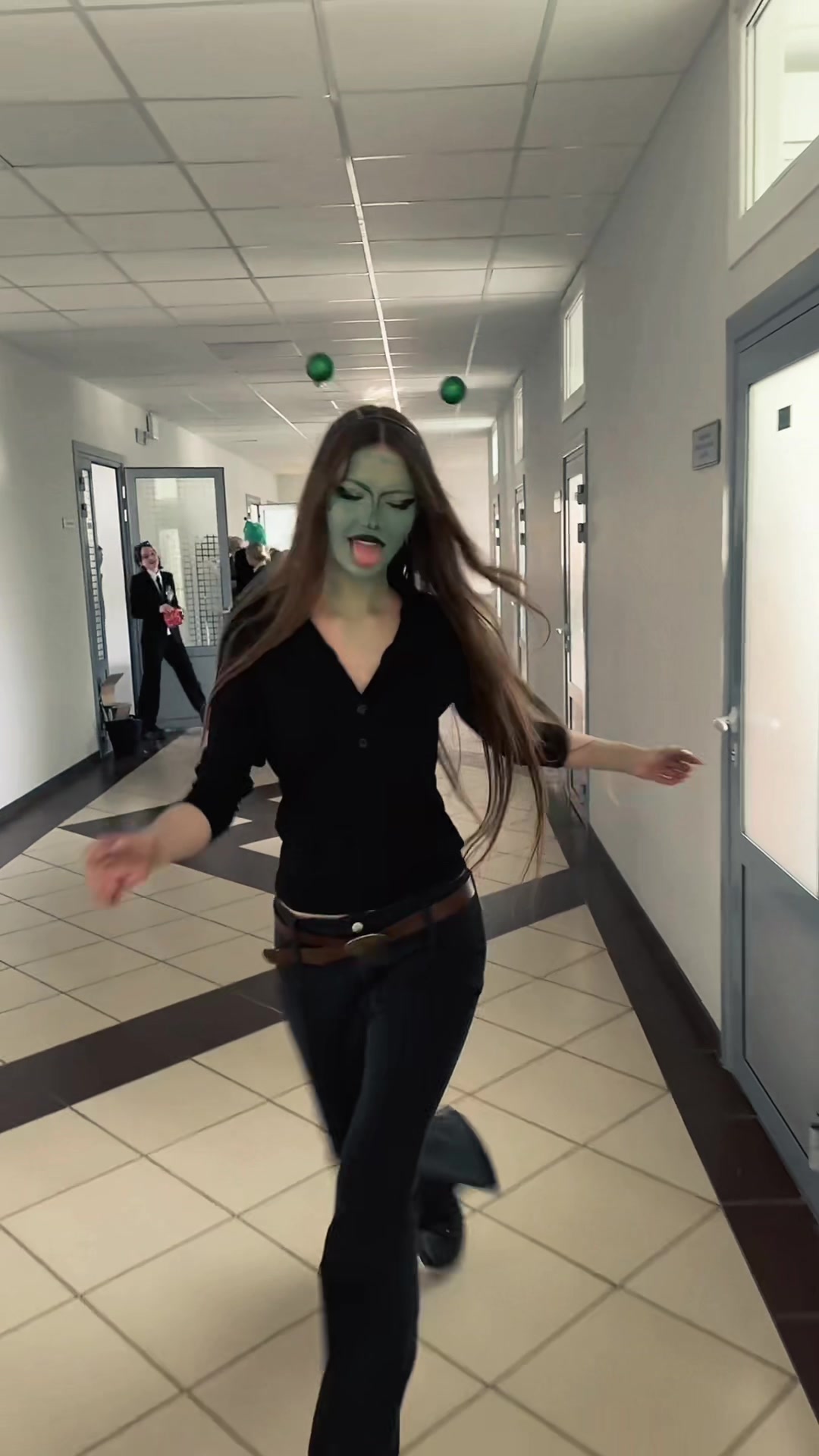 @элинотси
