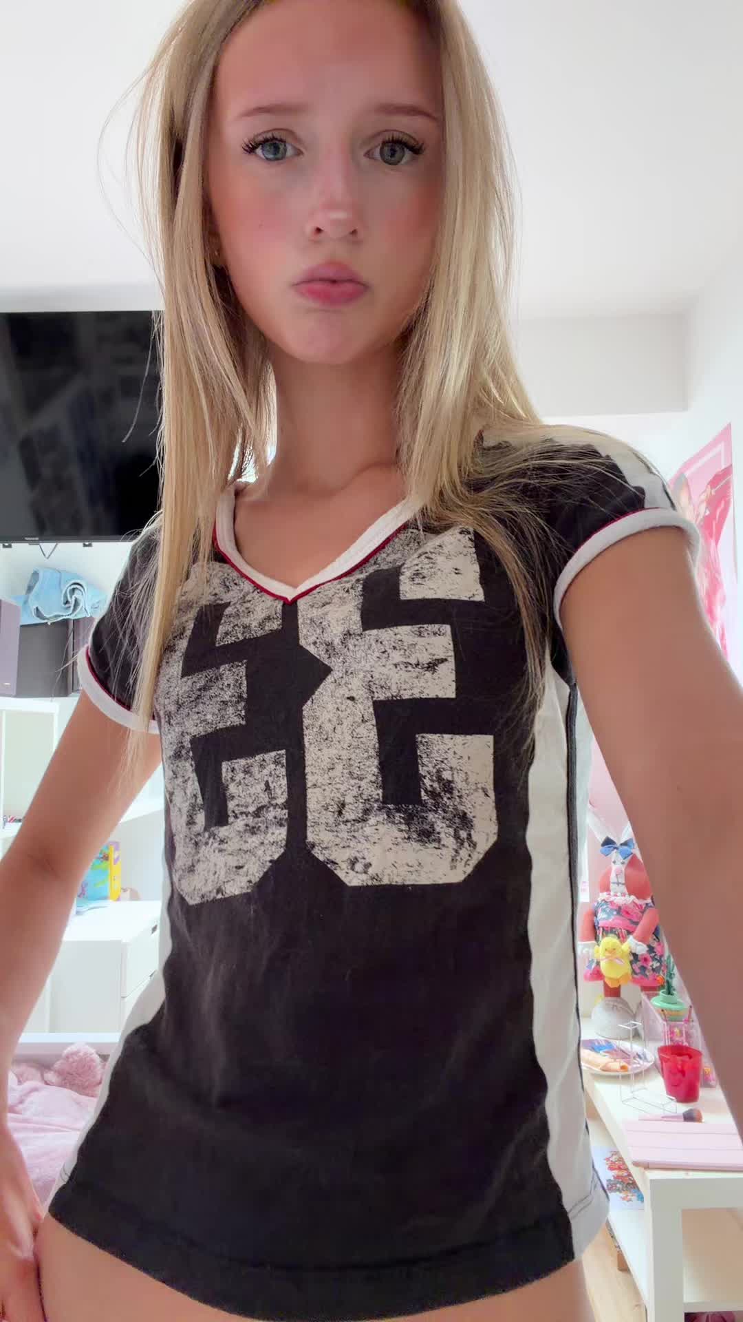 @𝓁𝒶𝓊𝓇𝒶🪽🧁