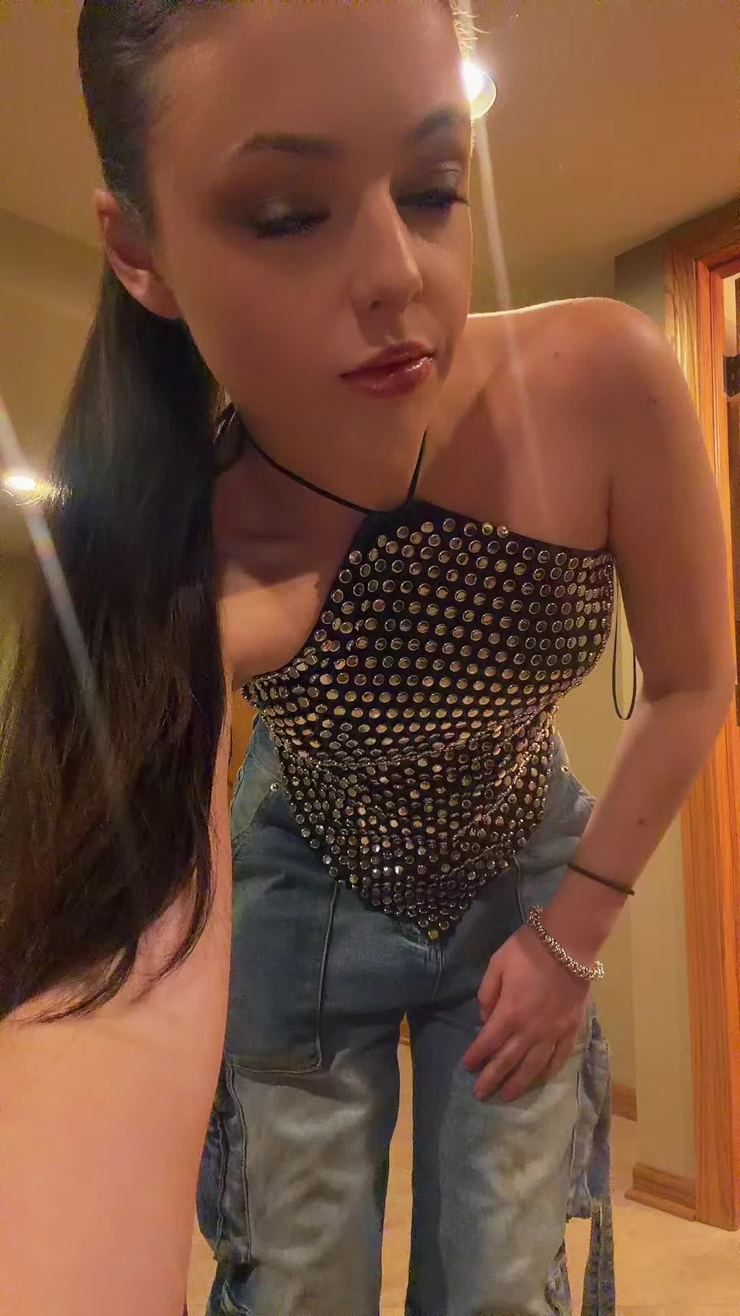 @Carley 🔮🖤