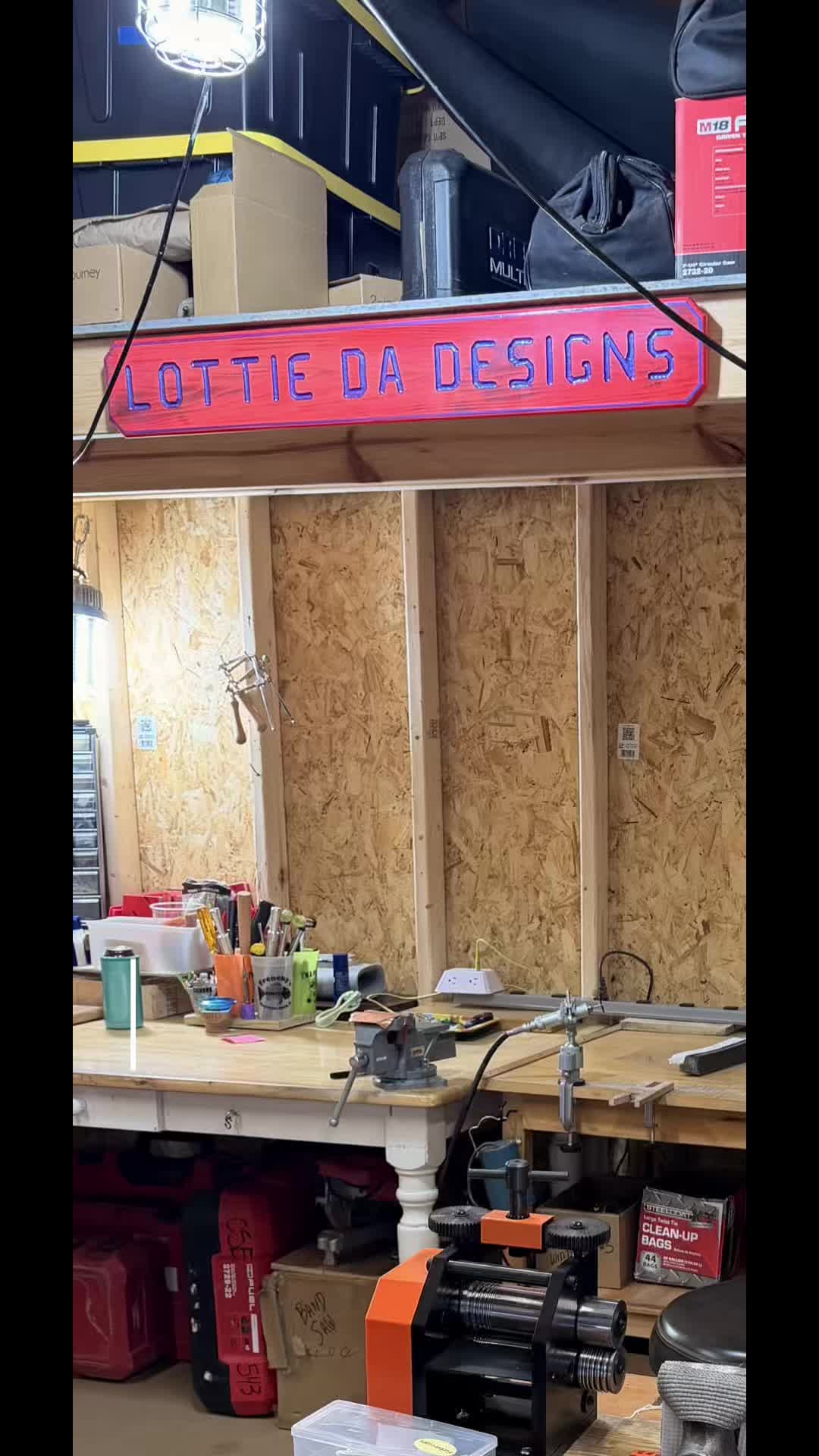 @Lottie-Da DESIGNS