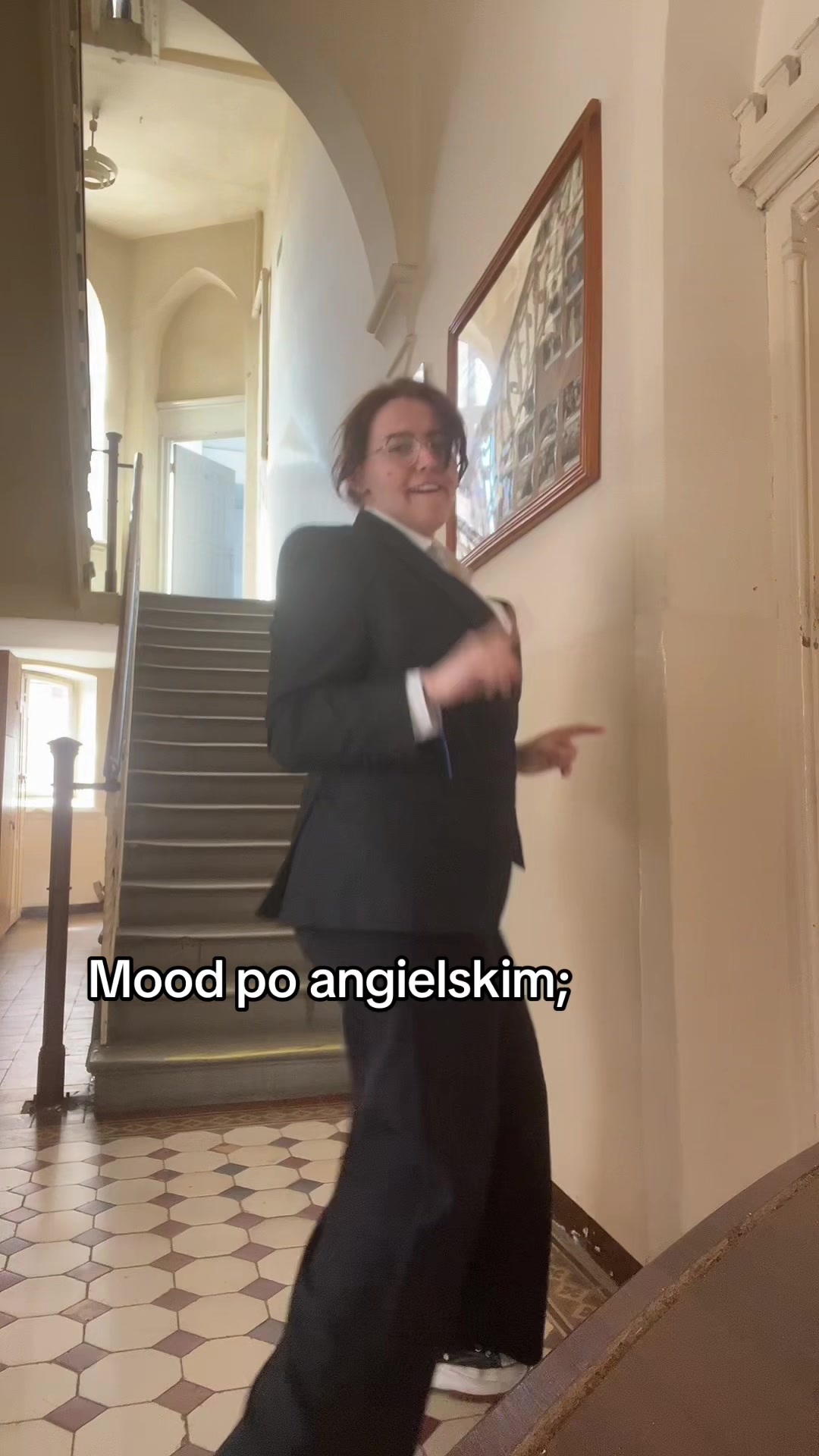 @M ⍟