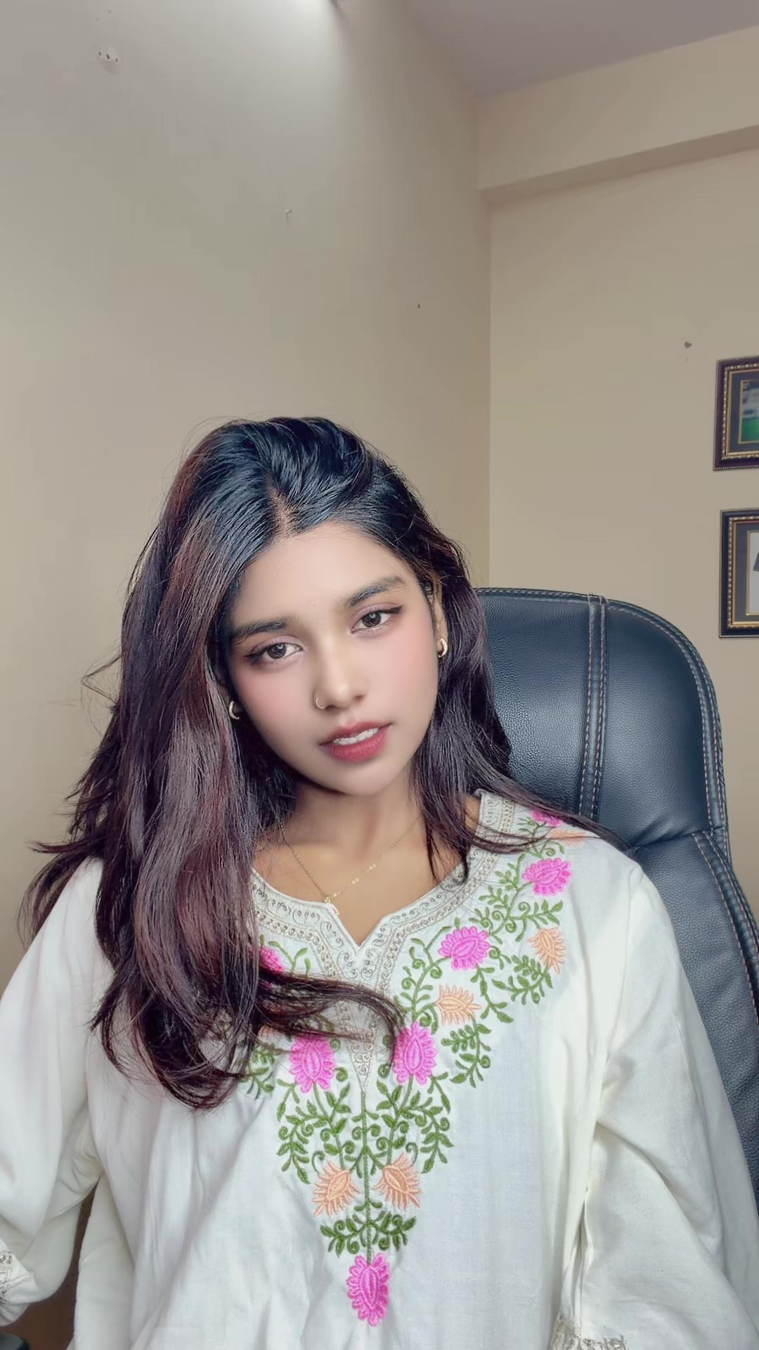 @Nishuu👩