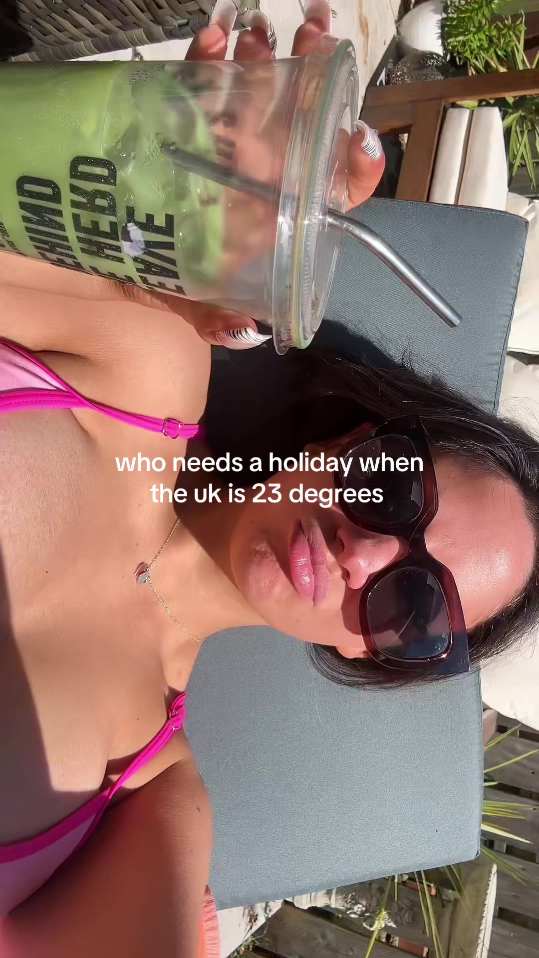 @naomibr0wn