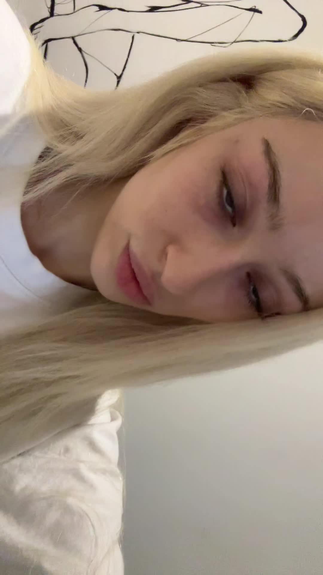 @hellcazlookneon