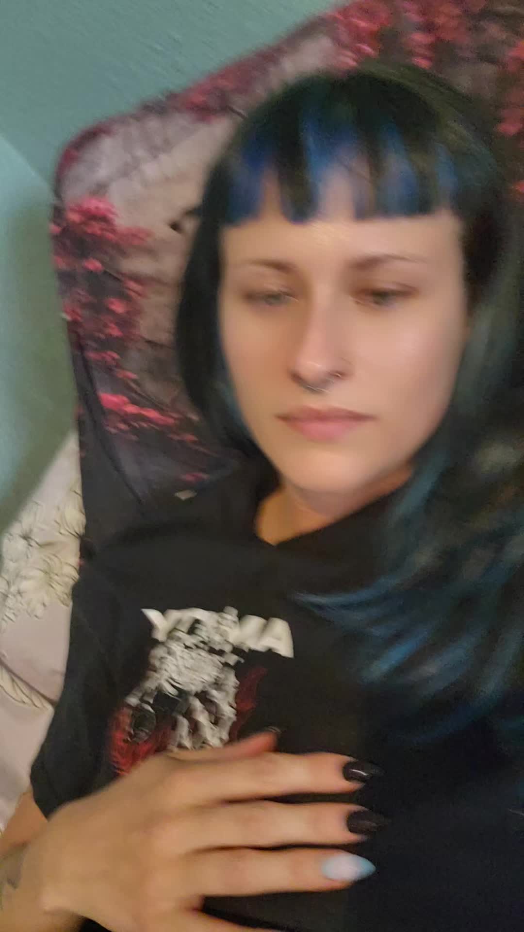 @yourgirlDEE