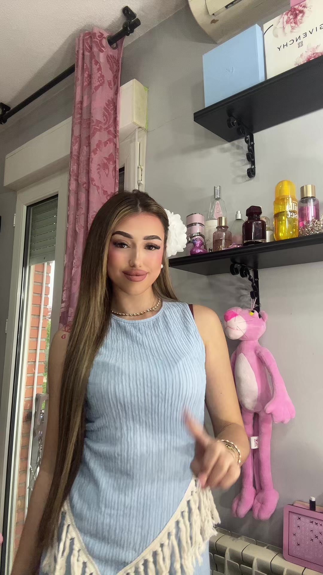 @laadessii🥥
