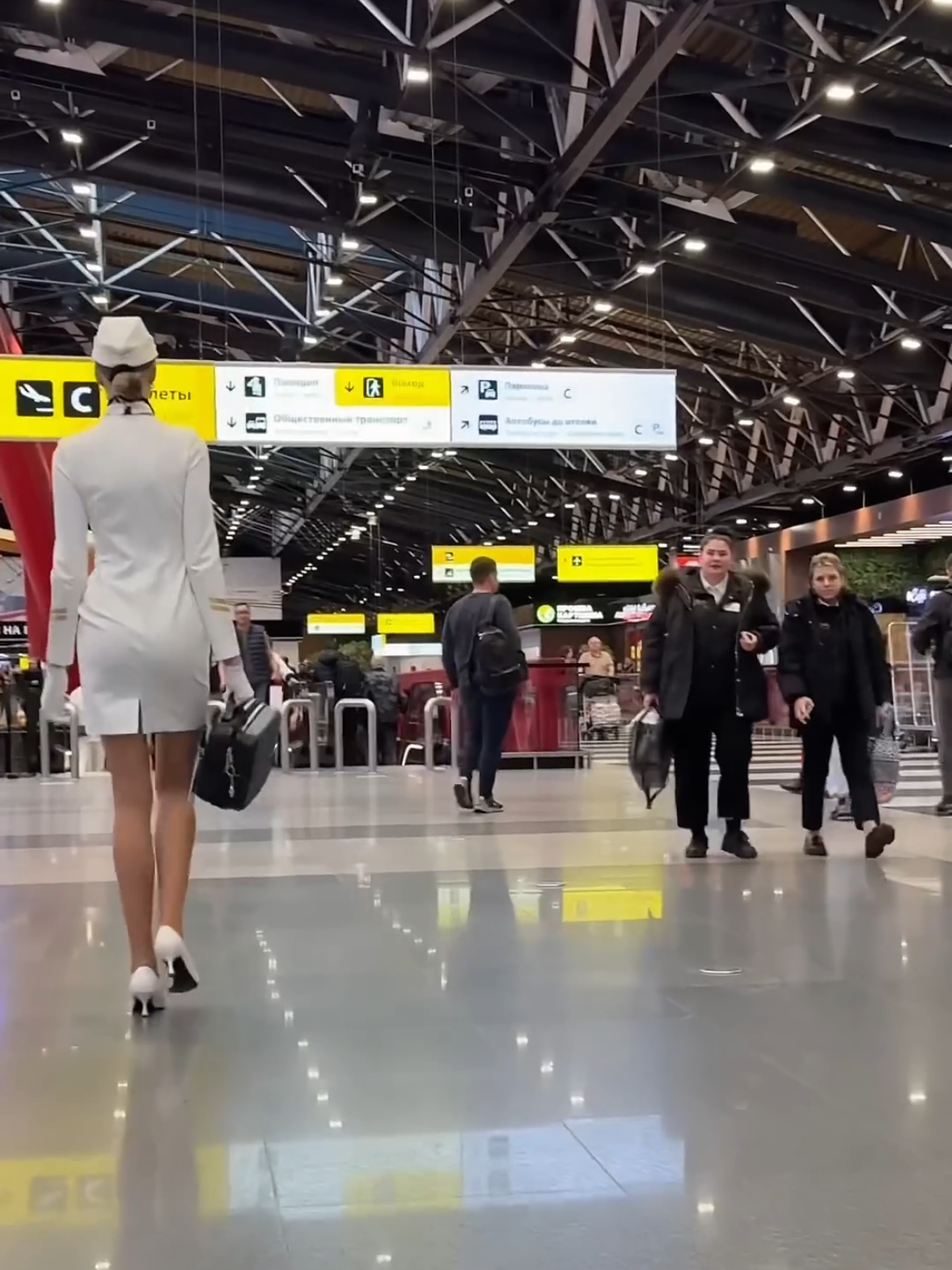 @Ryanair Cabin Crew