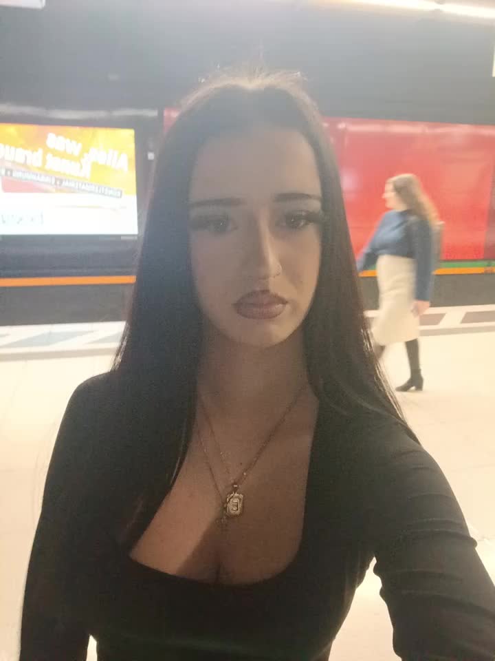 @𝓔𝓵𝓵𝔂❄️