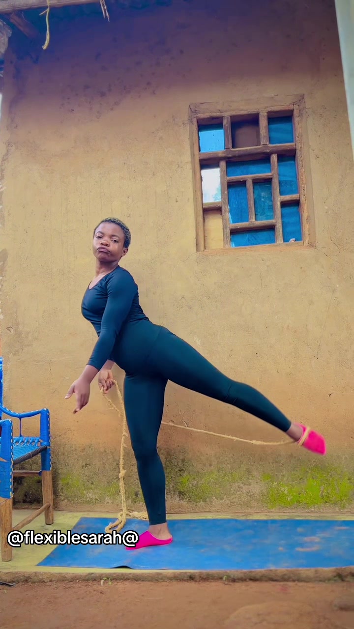 @@ FLEXIBLE SARAH🇨🇩🤸