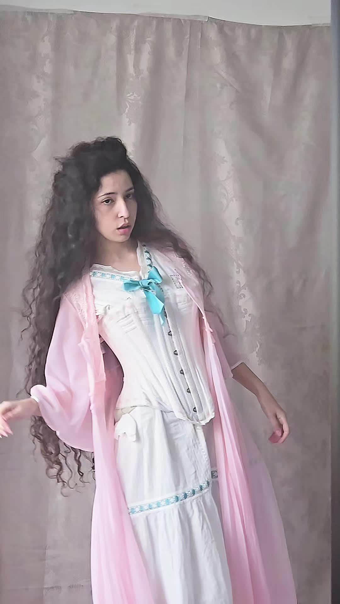 @Luna ✧･ﾟ