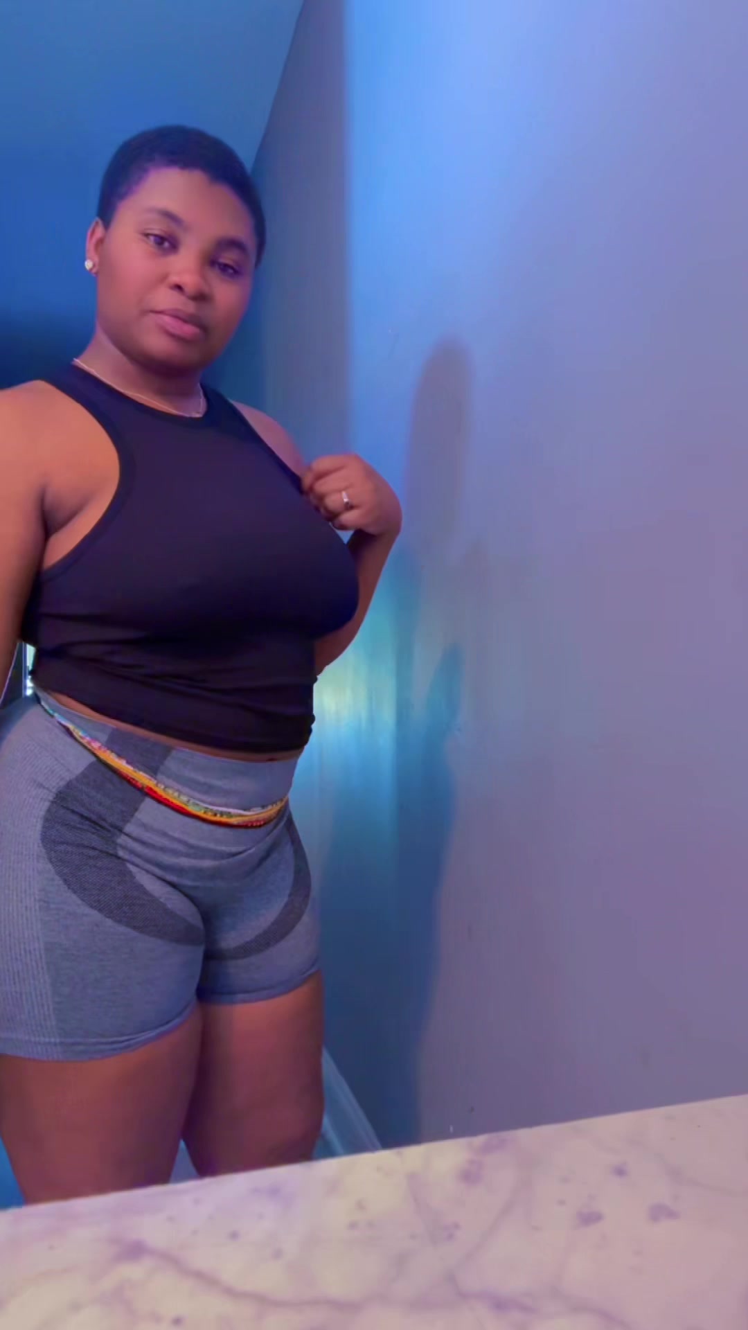 @Manu😍 ♌️