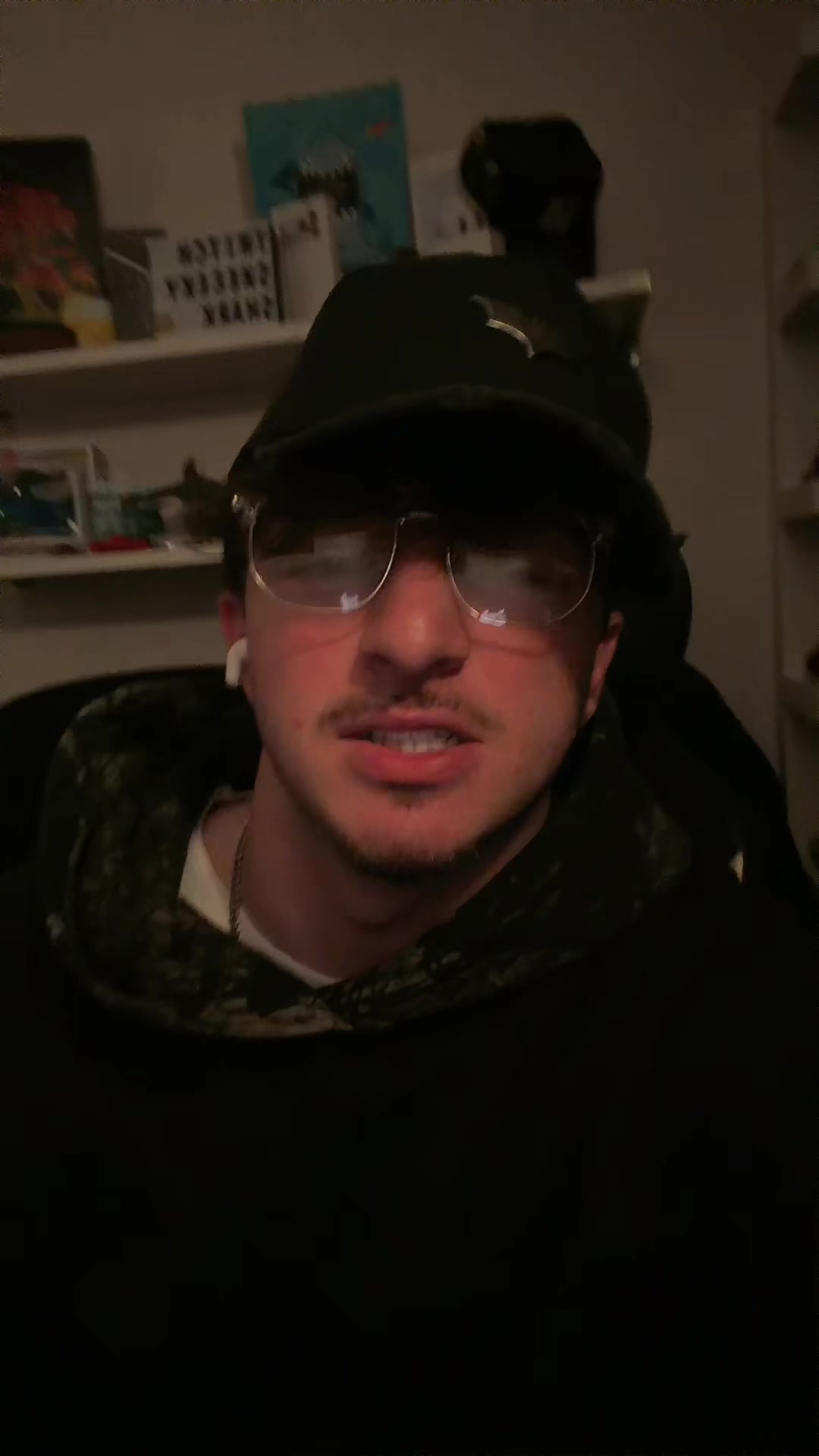 @🦈