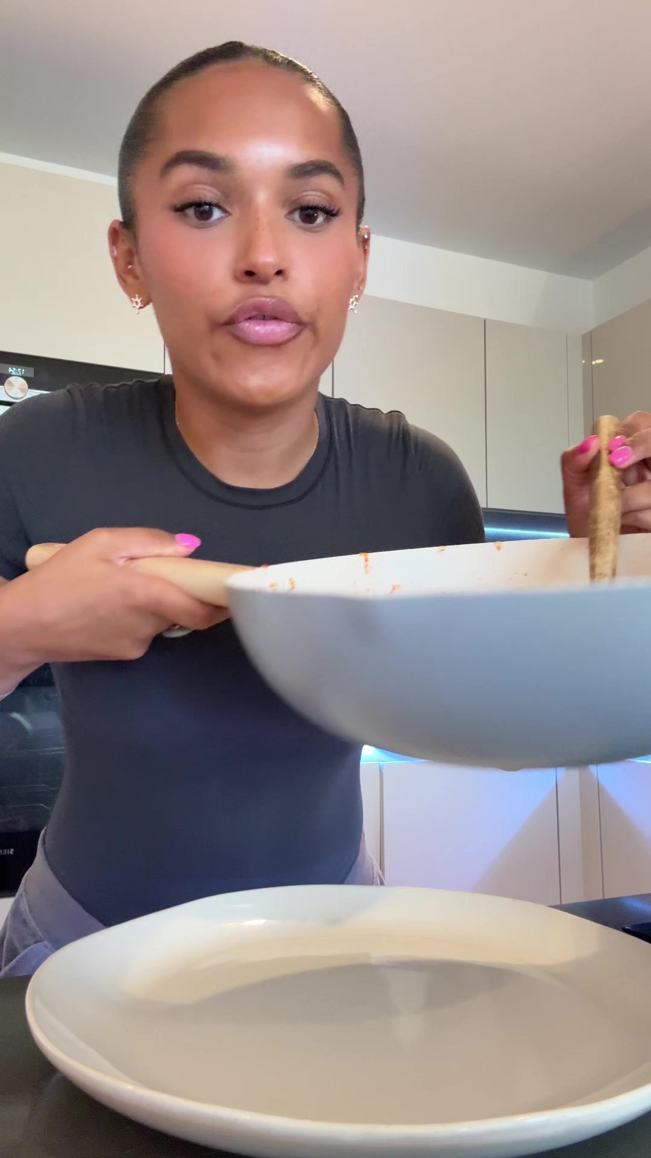 @Elise
