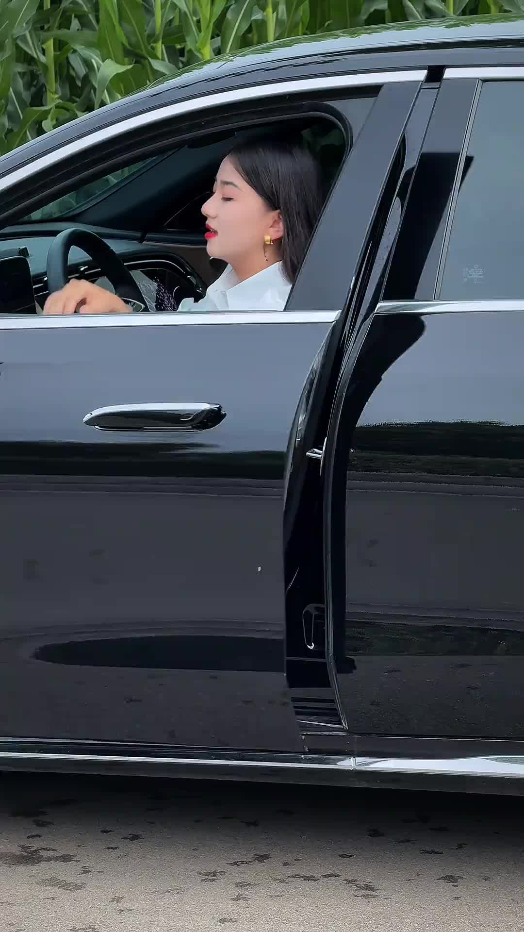 @𝙇𝙀𝙒𝘼𝙉𝙄 𝙅𝙀𝙉𝙉𝙔