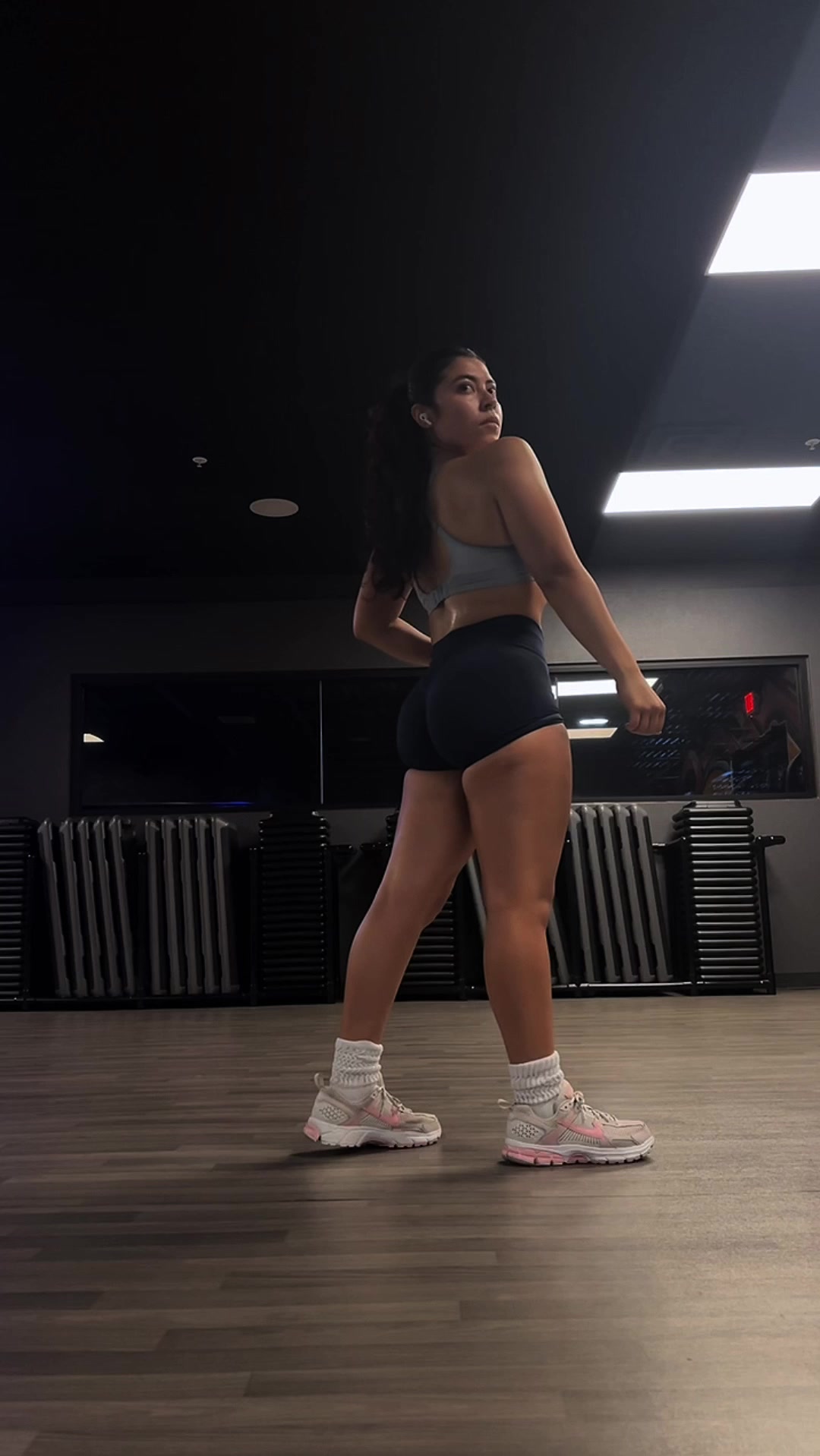 @Bella