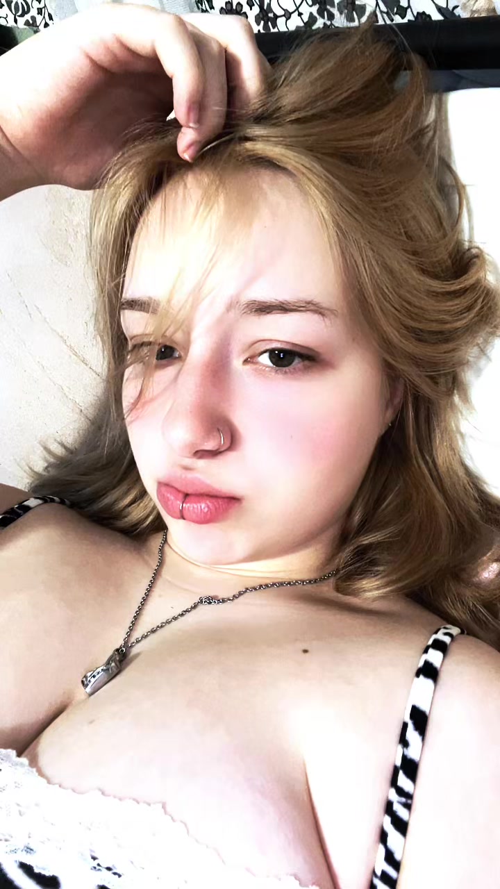 @️Evie🪽