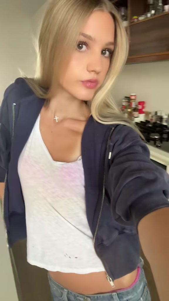 @Helena 🌩️