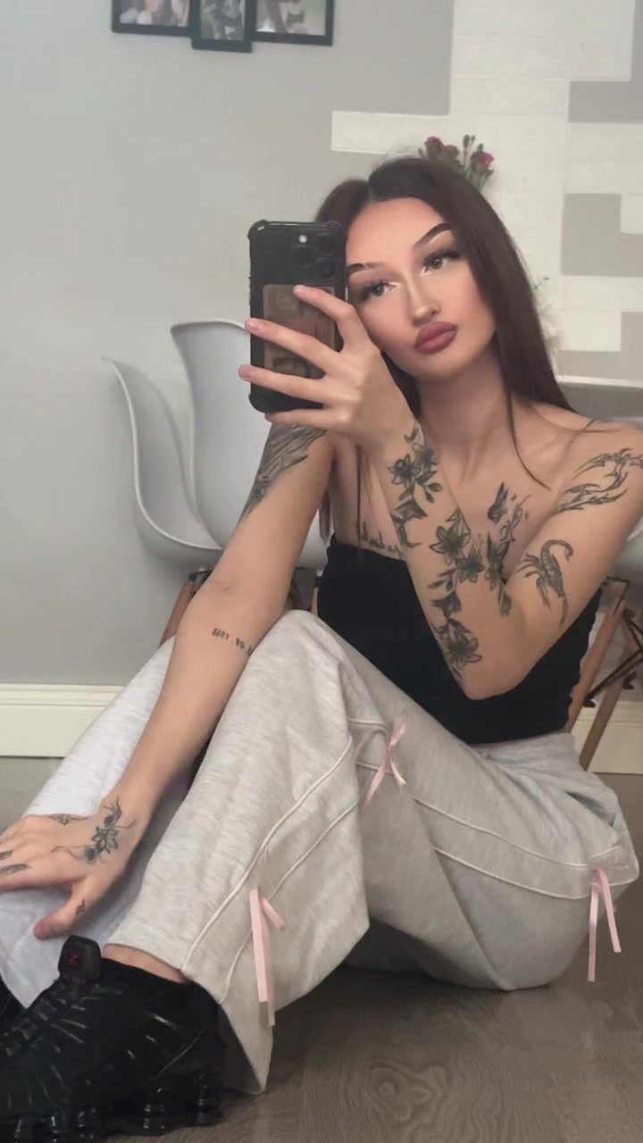 @𝑲𝒊𝒏𝒊𝒂