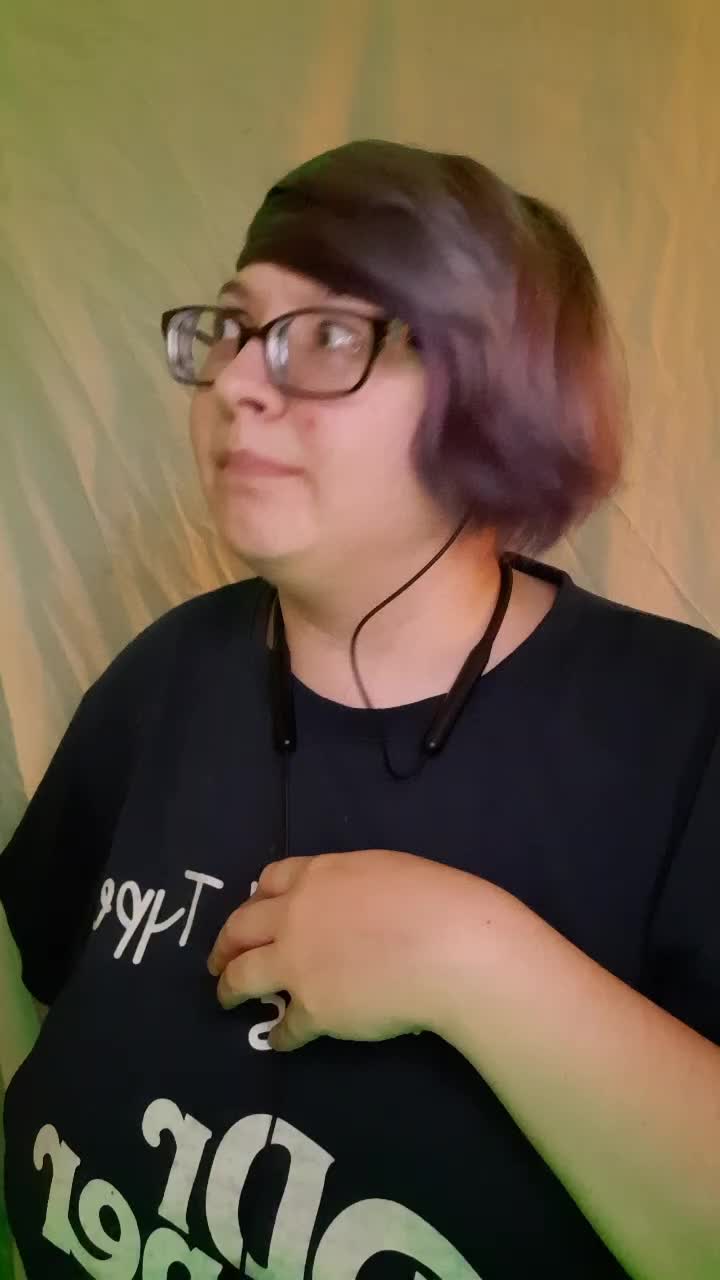 @RavynTheSmolElf