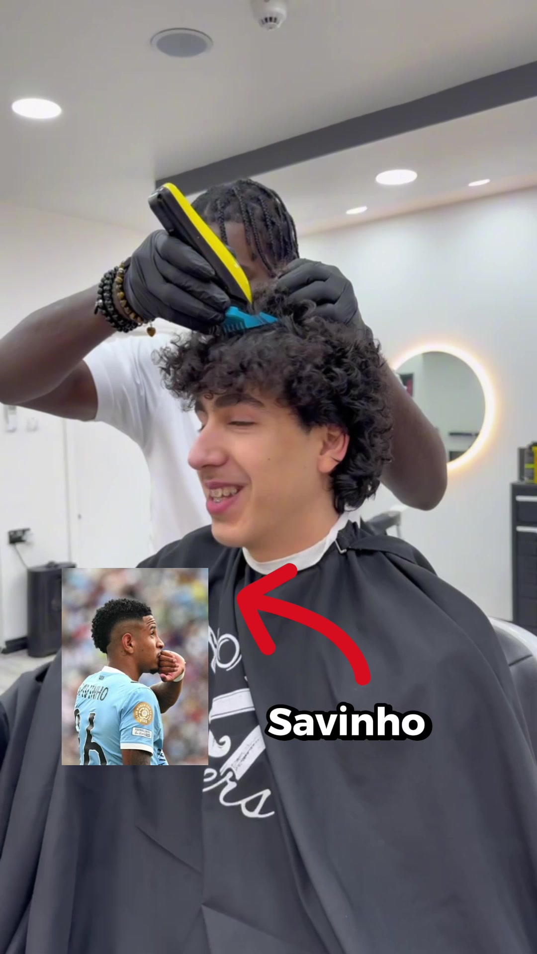 @Mo&rsquo;s Barbers