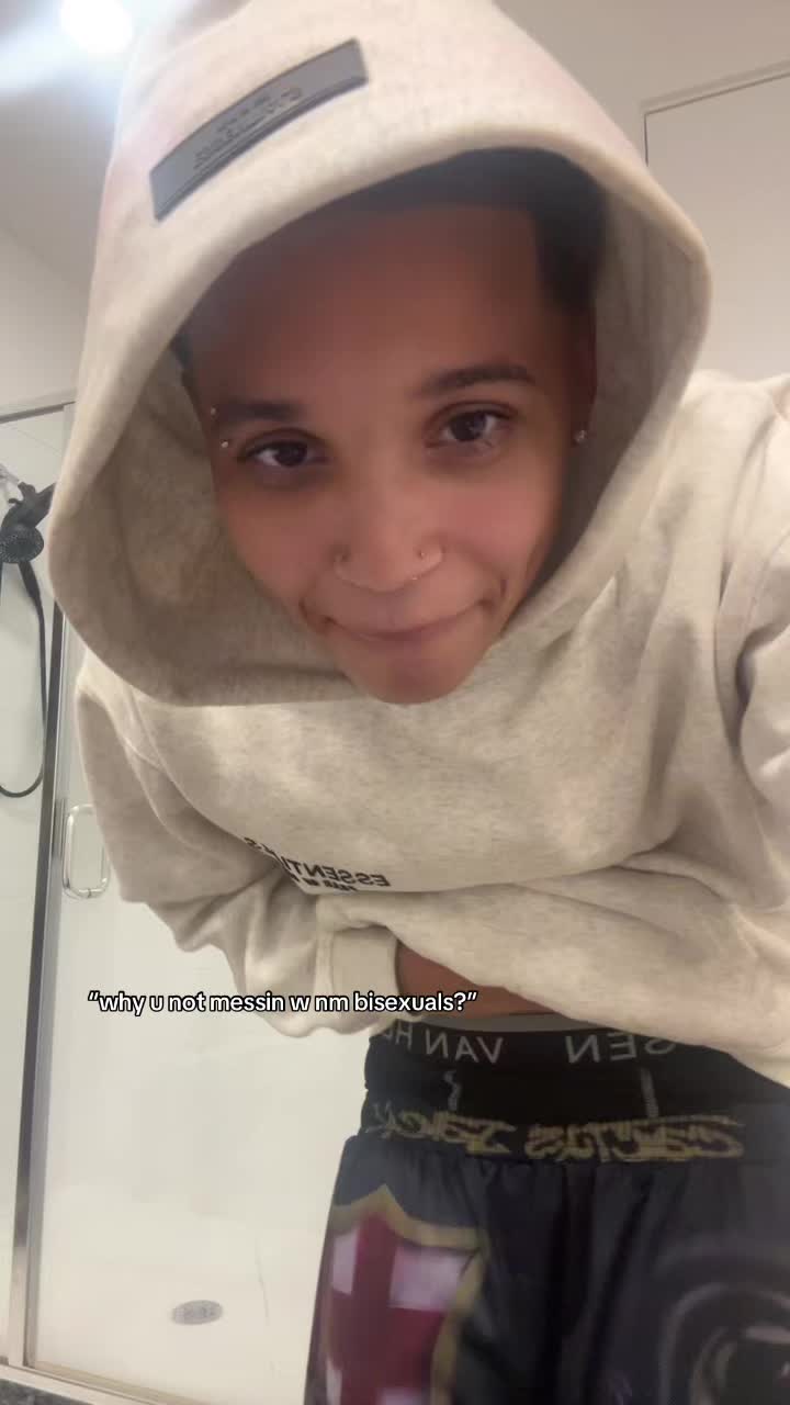 @shelovelayy