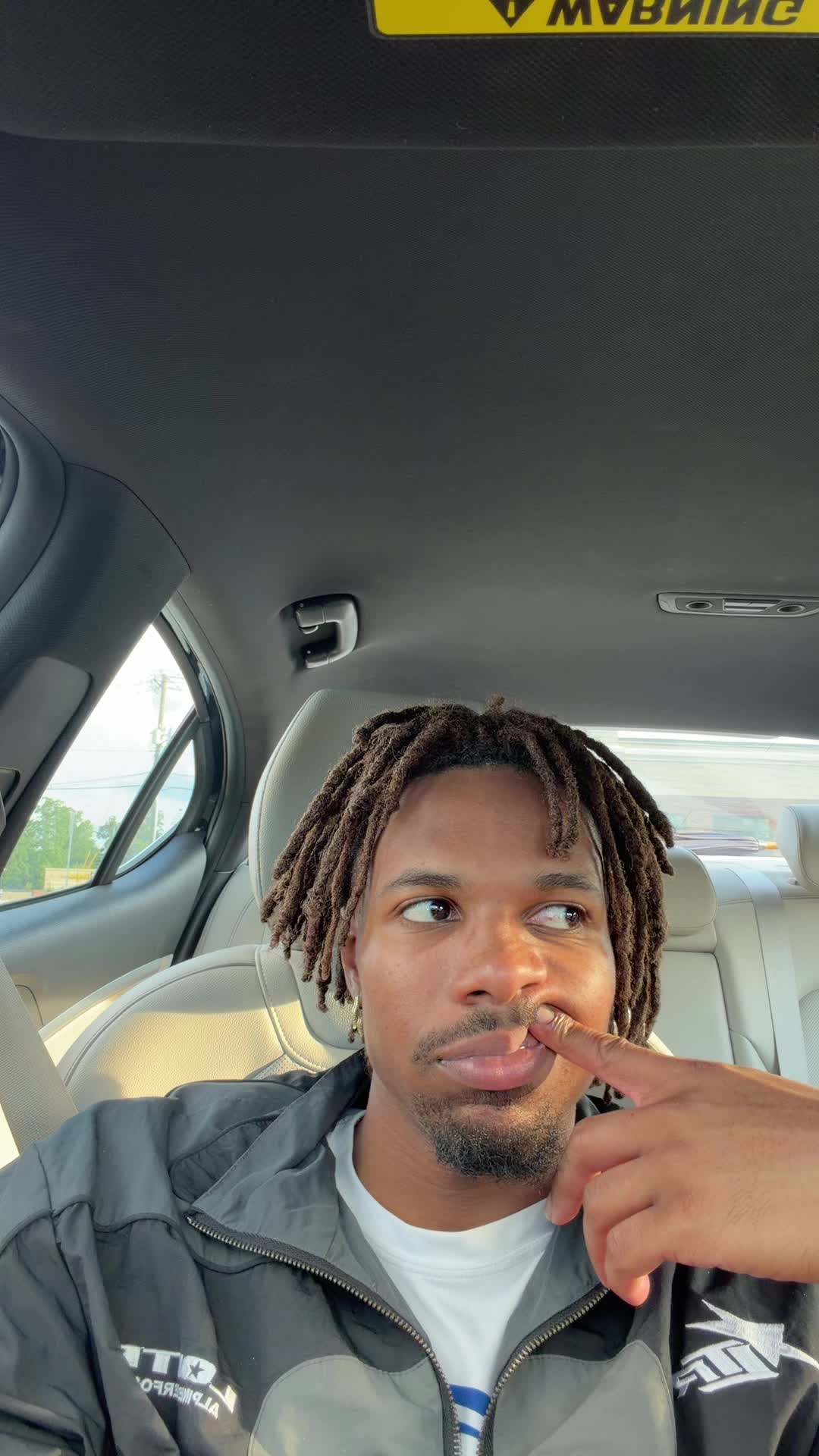 @Zip simmons|content creator