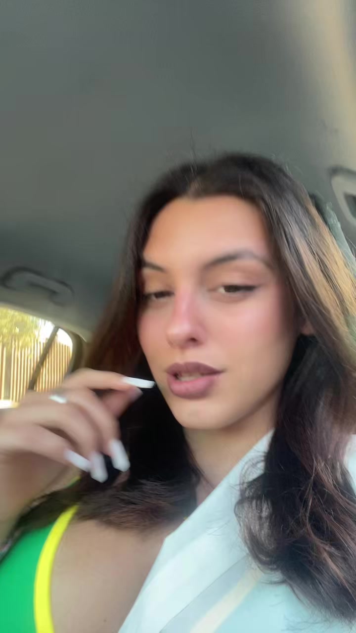 @laurapriore__