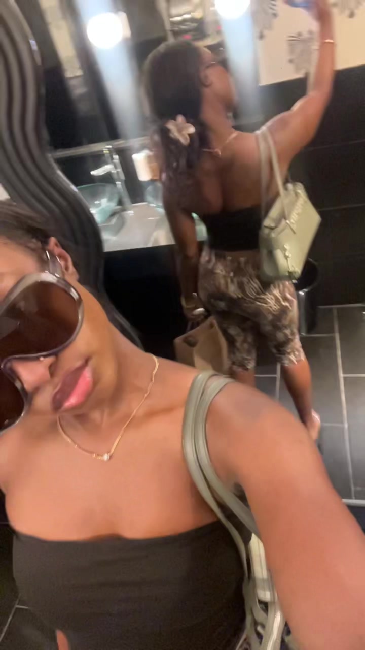 @Alexandra ᥫ᭡