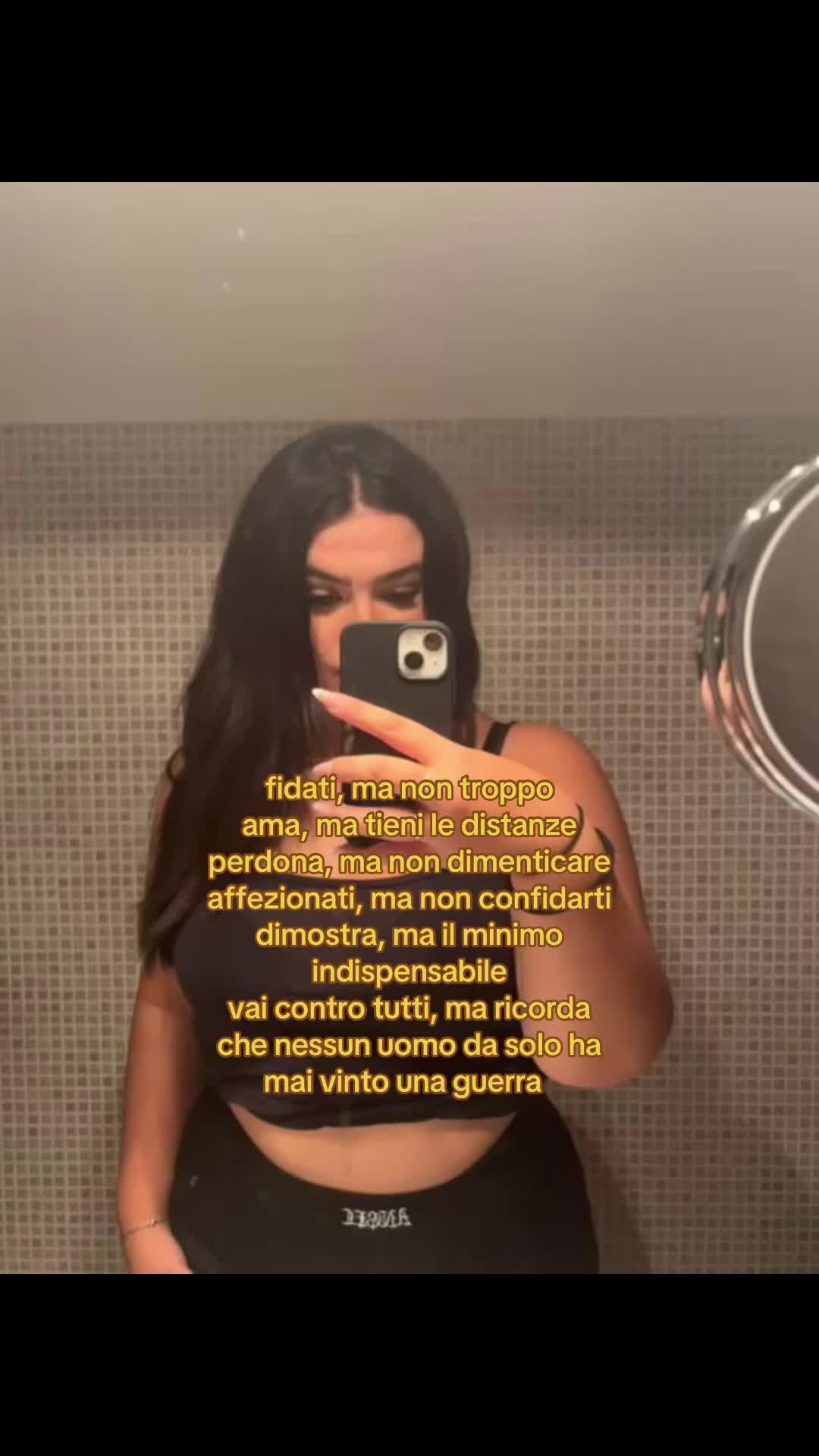 @aurorabullo_