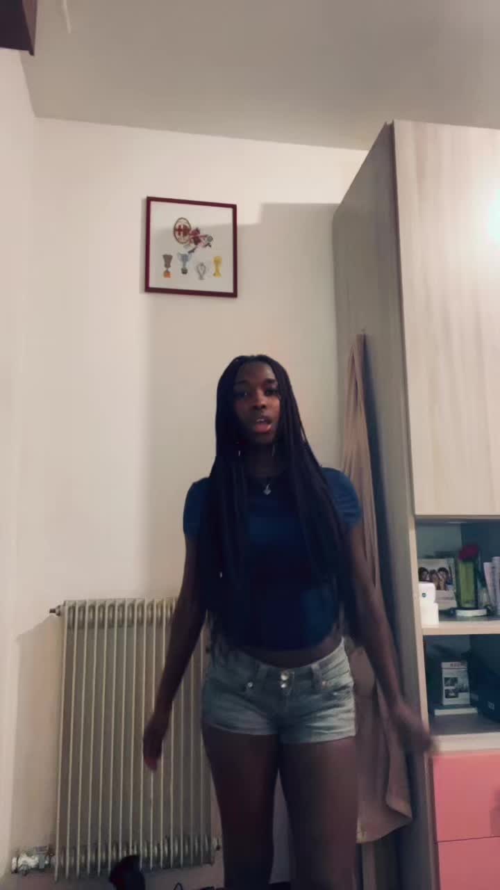 @🌺 𝐿 🐆
