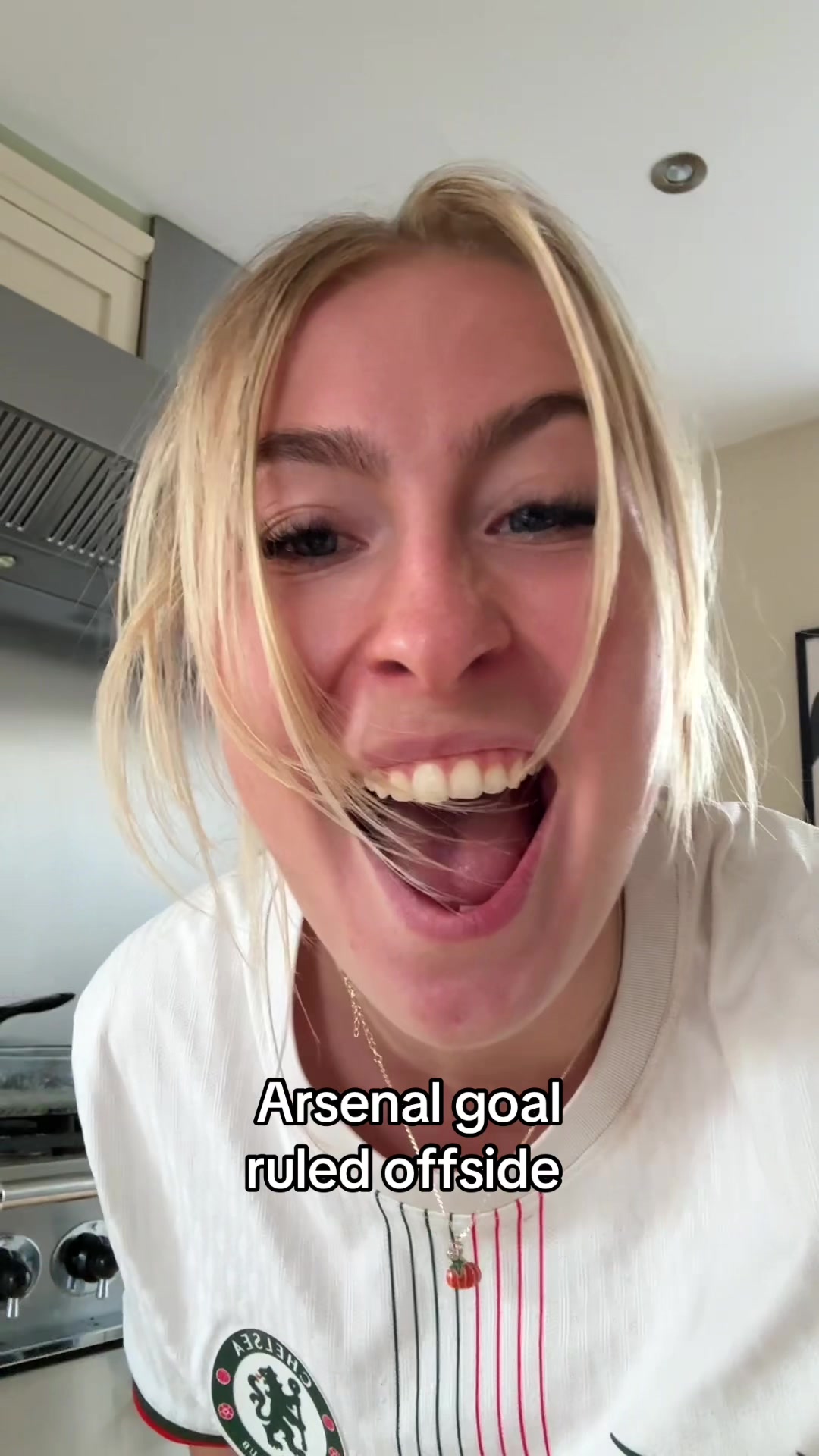 @astridwett