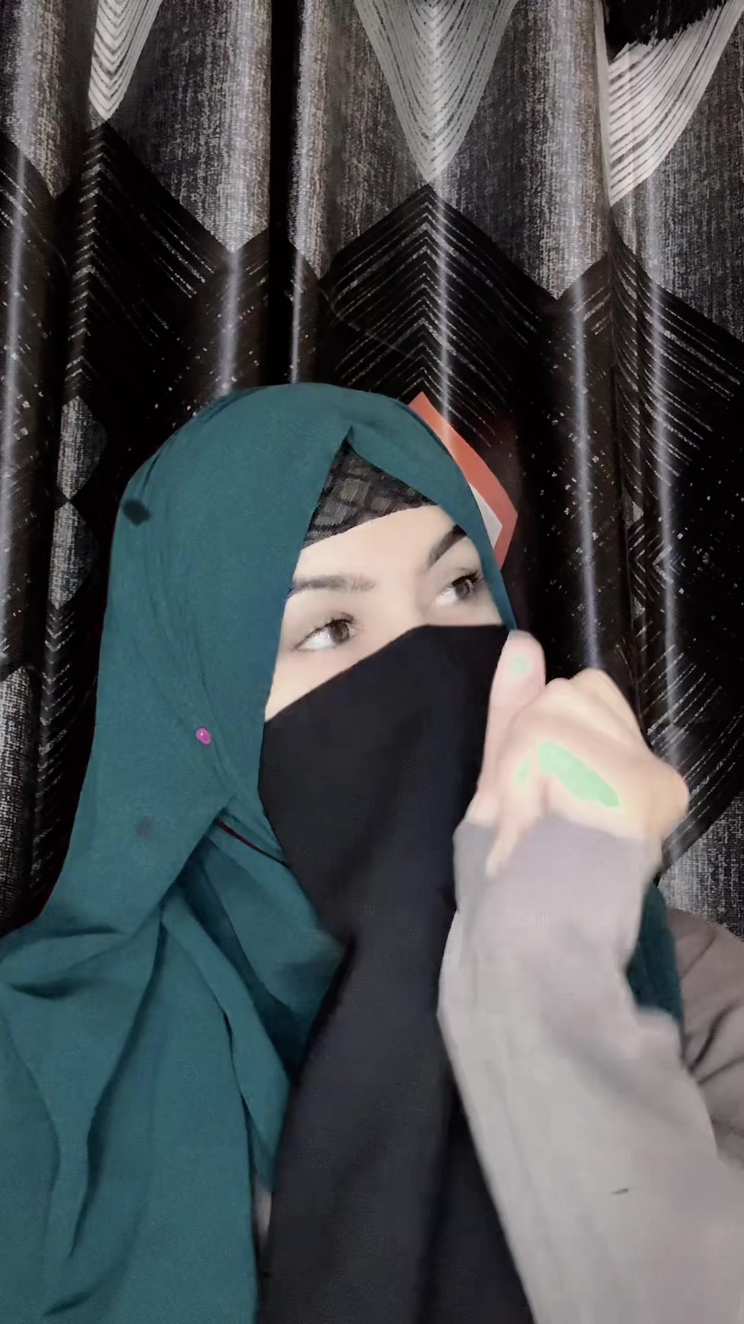 @𝘾𝙖𝙥𝙧𝙞𝙘𝙤𝙧𝙣♡