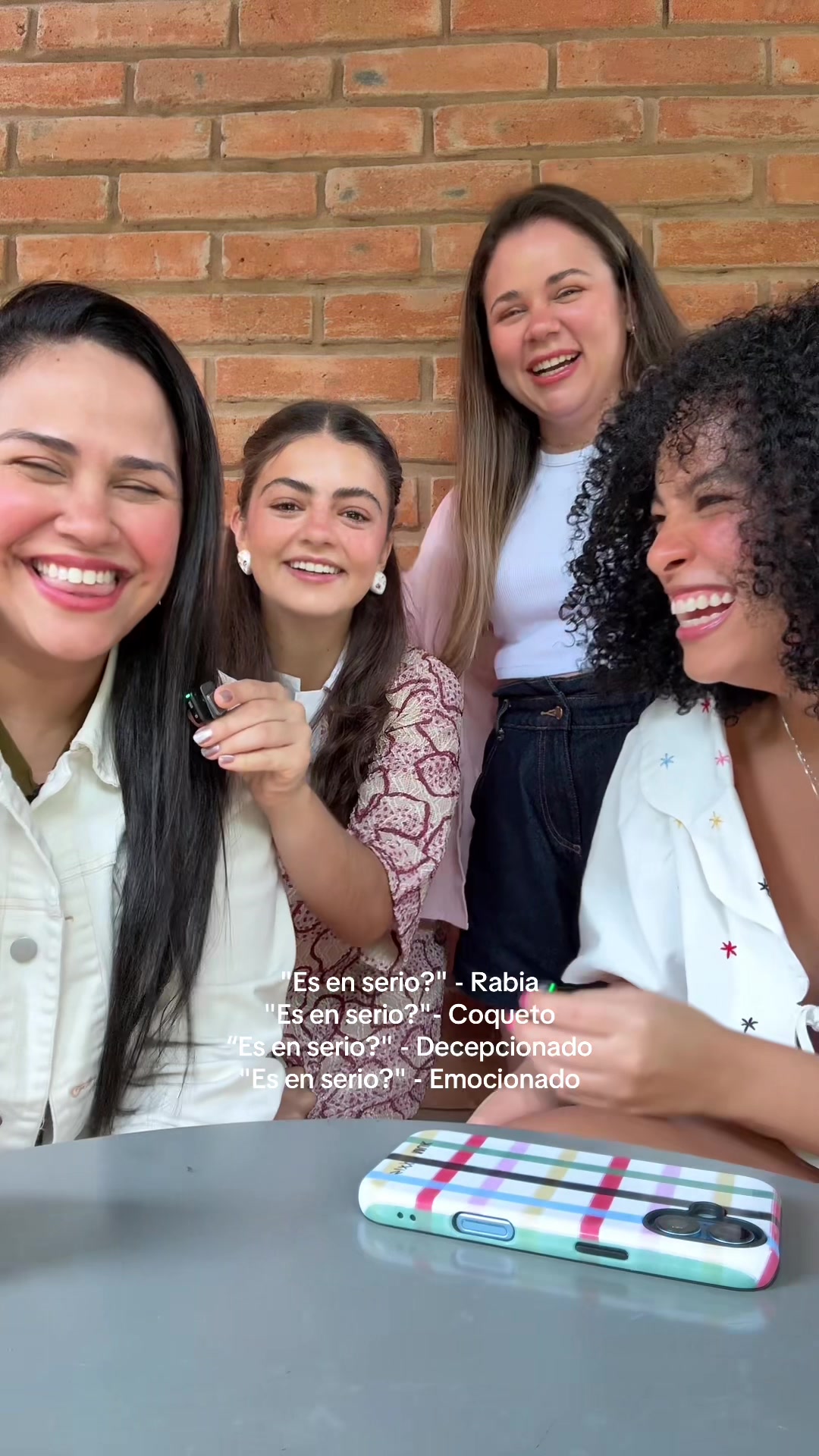 @Ana 👩🏻 y Virginia 👩🏾&zwj;🦱