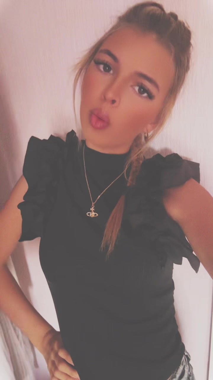 @𝐋𝐈𝐋𝐘👸⚜️✝️