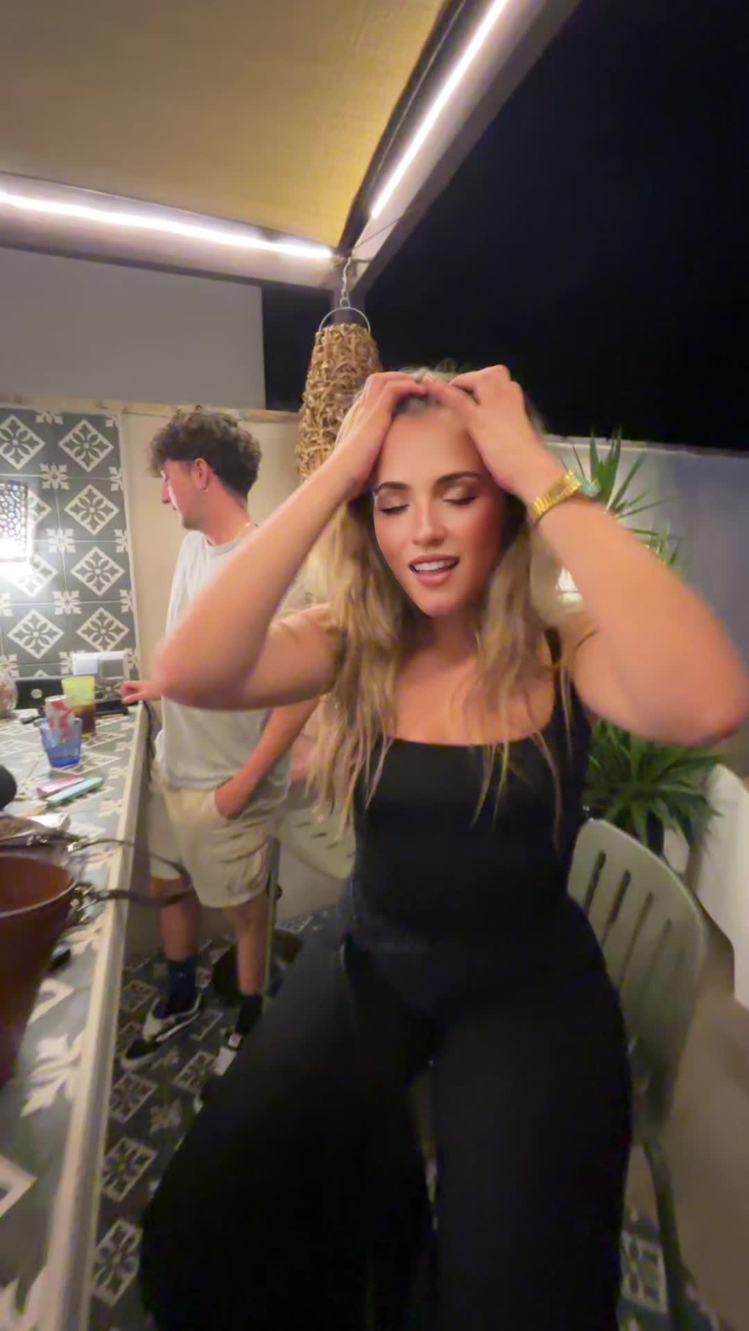 @Eliiii