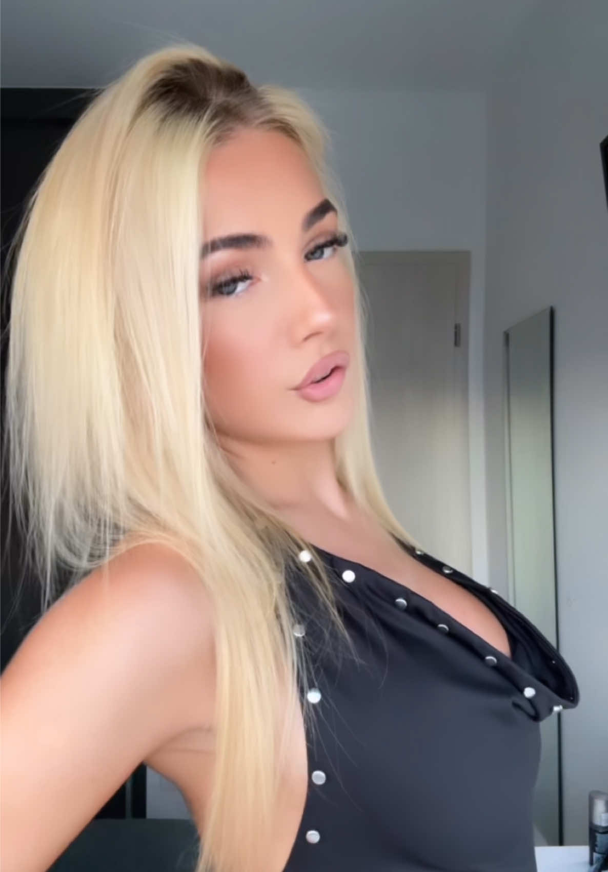@𝐬𝐧𝐨𝐰𝐛𝐮𝐧𝐧𝐲