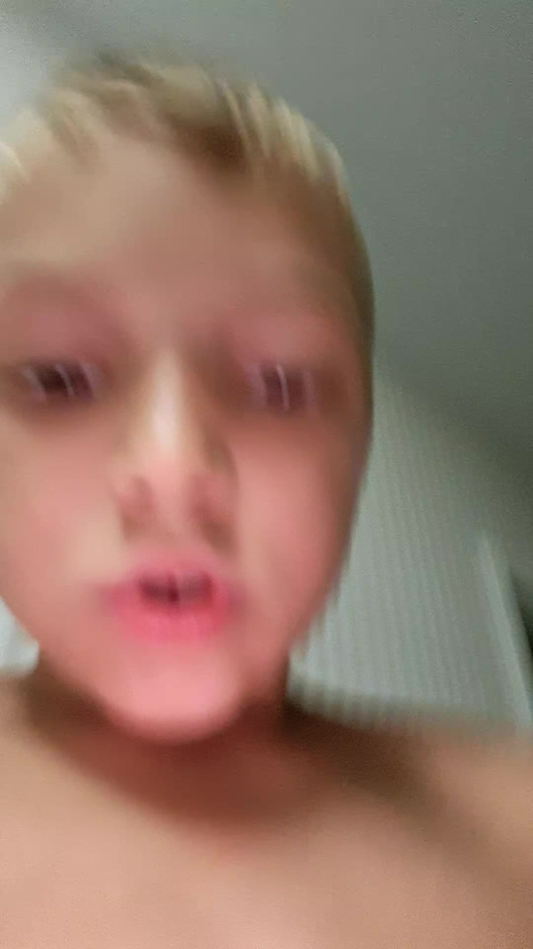 @голубой