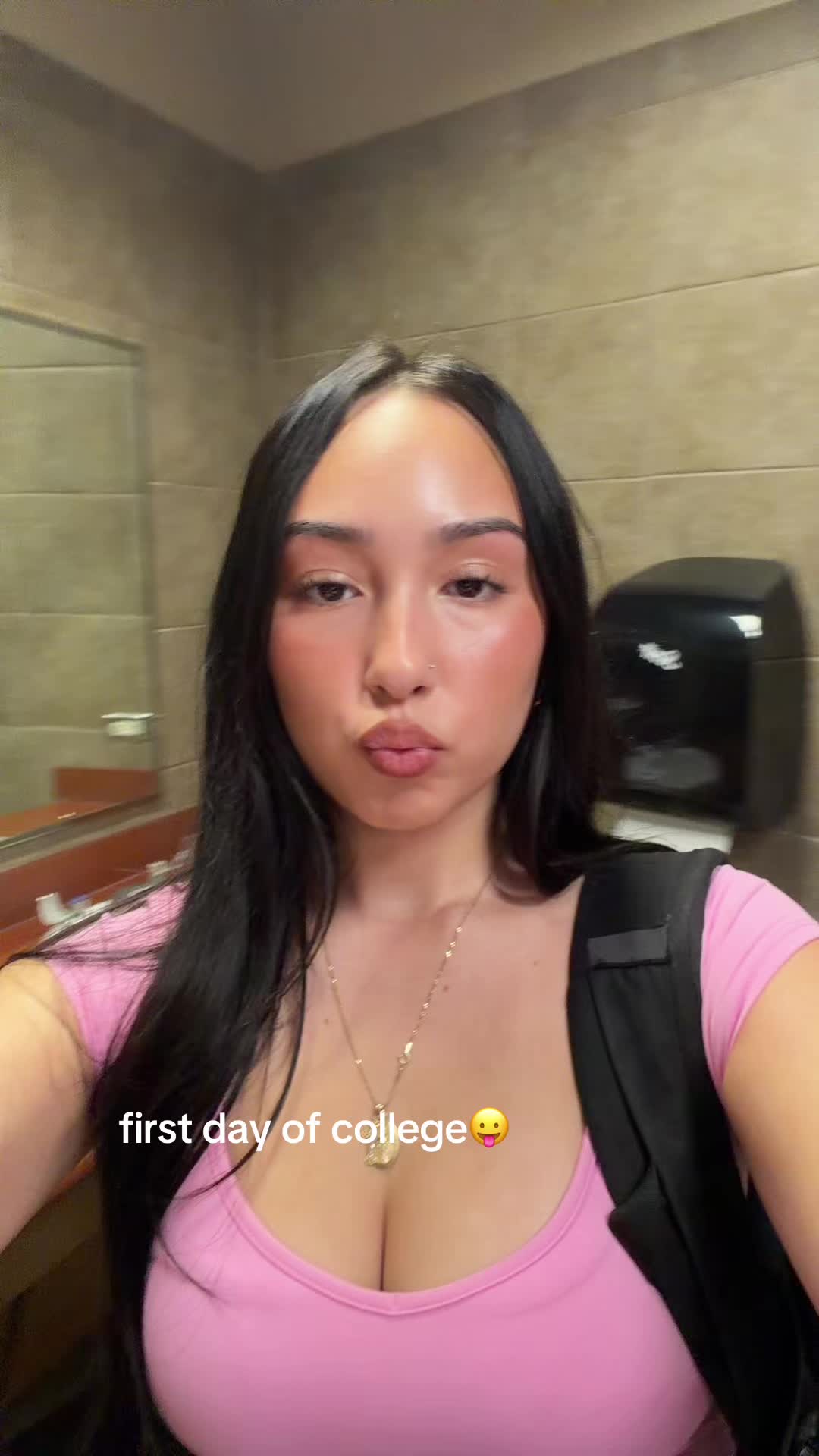 @⃟