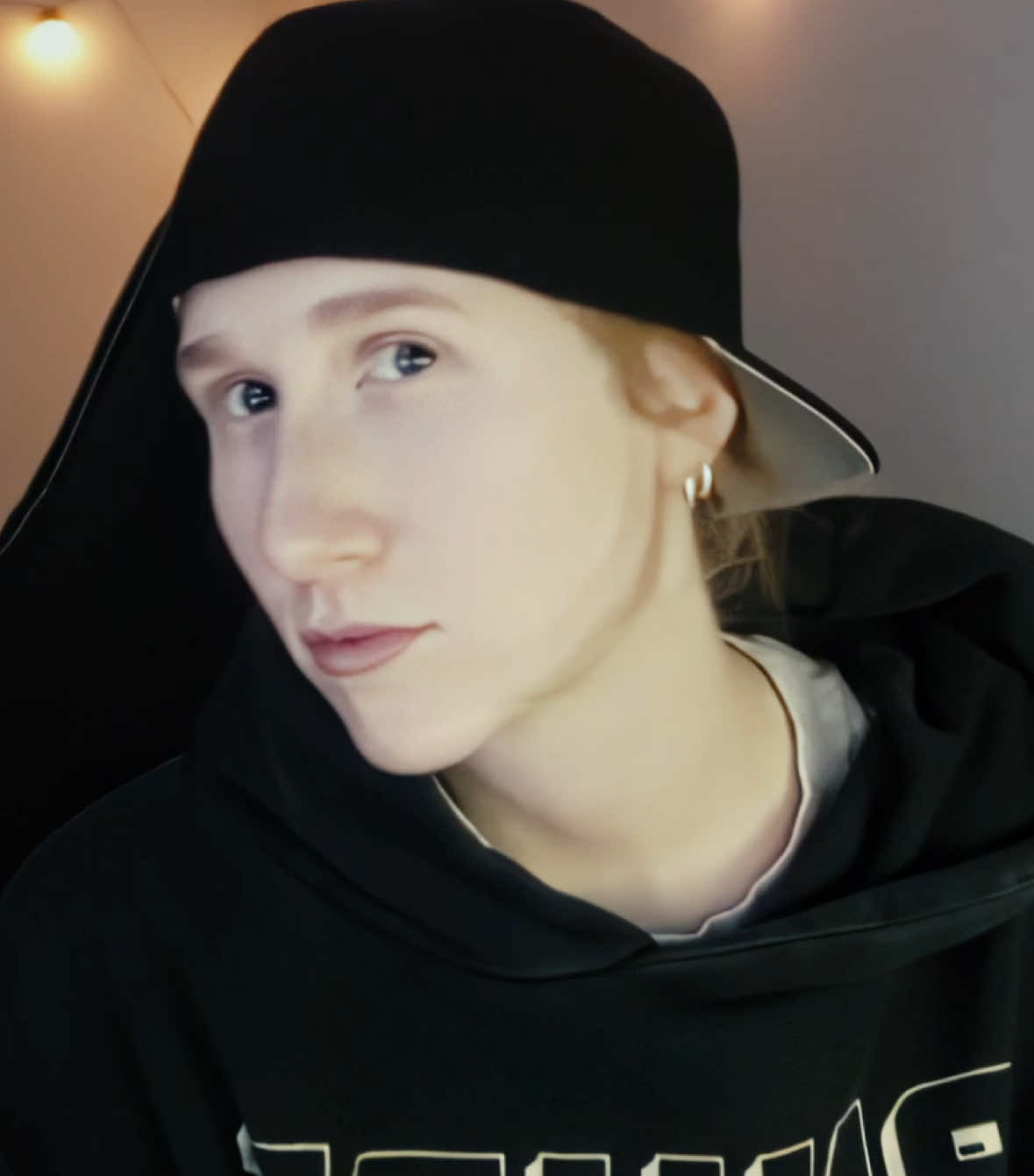 @Leona🗯️
