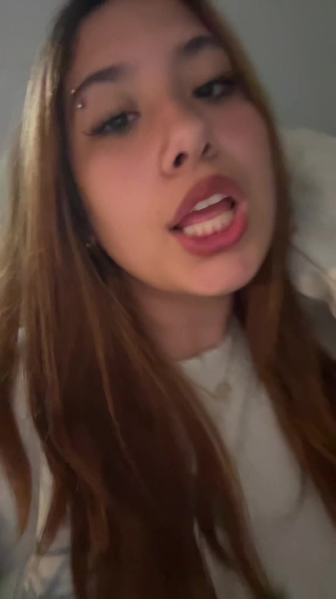 @miavela333