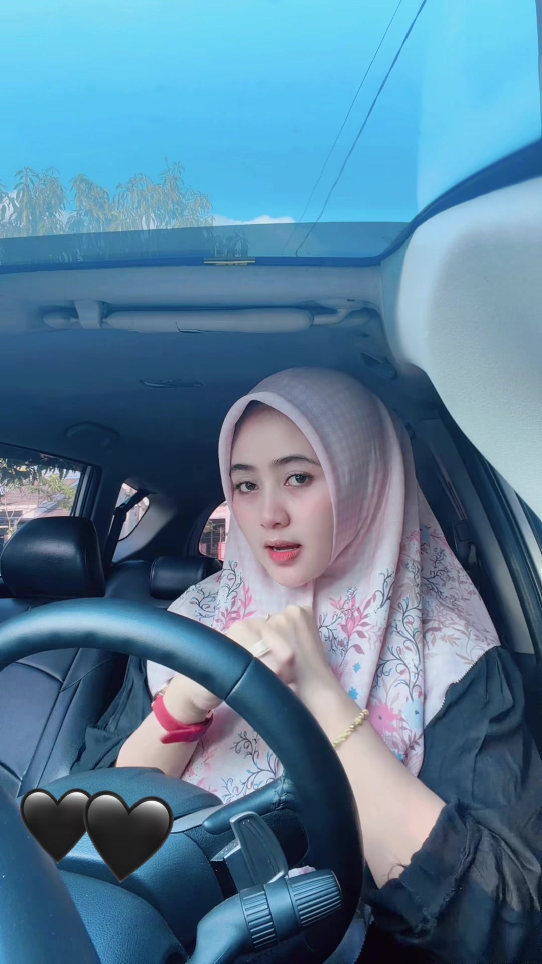 @Hajah_S