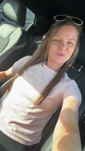 @justmekayleigh