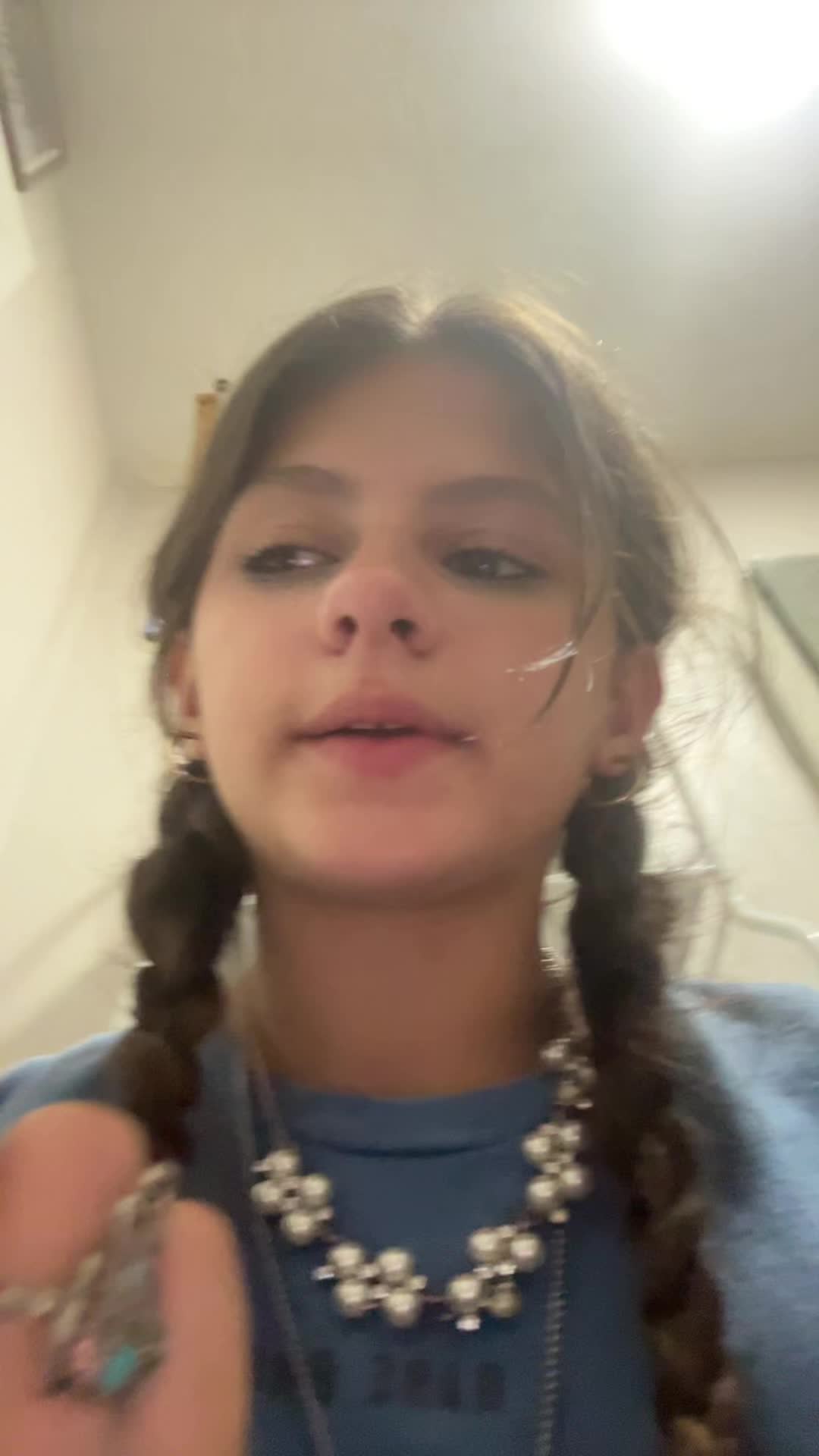 @Kiana
