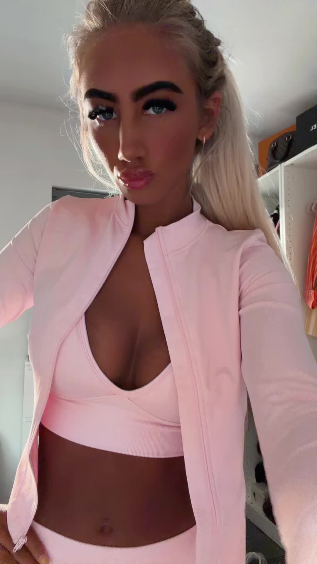 @pxlxaa24_