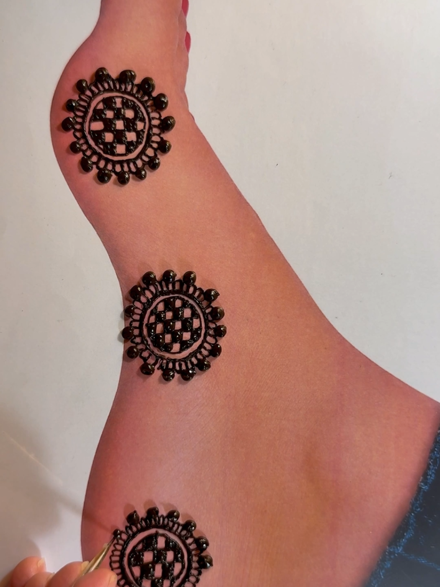 @Anaya Mehndi Creations
