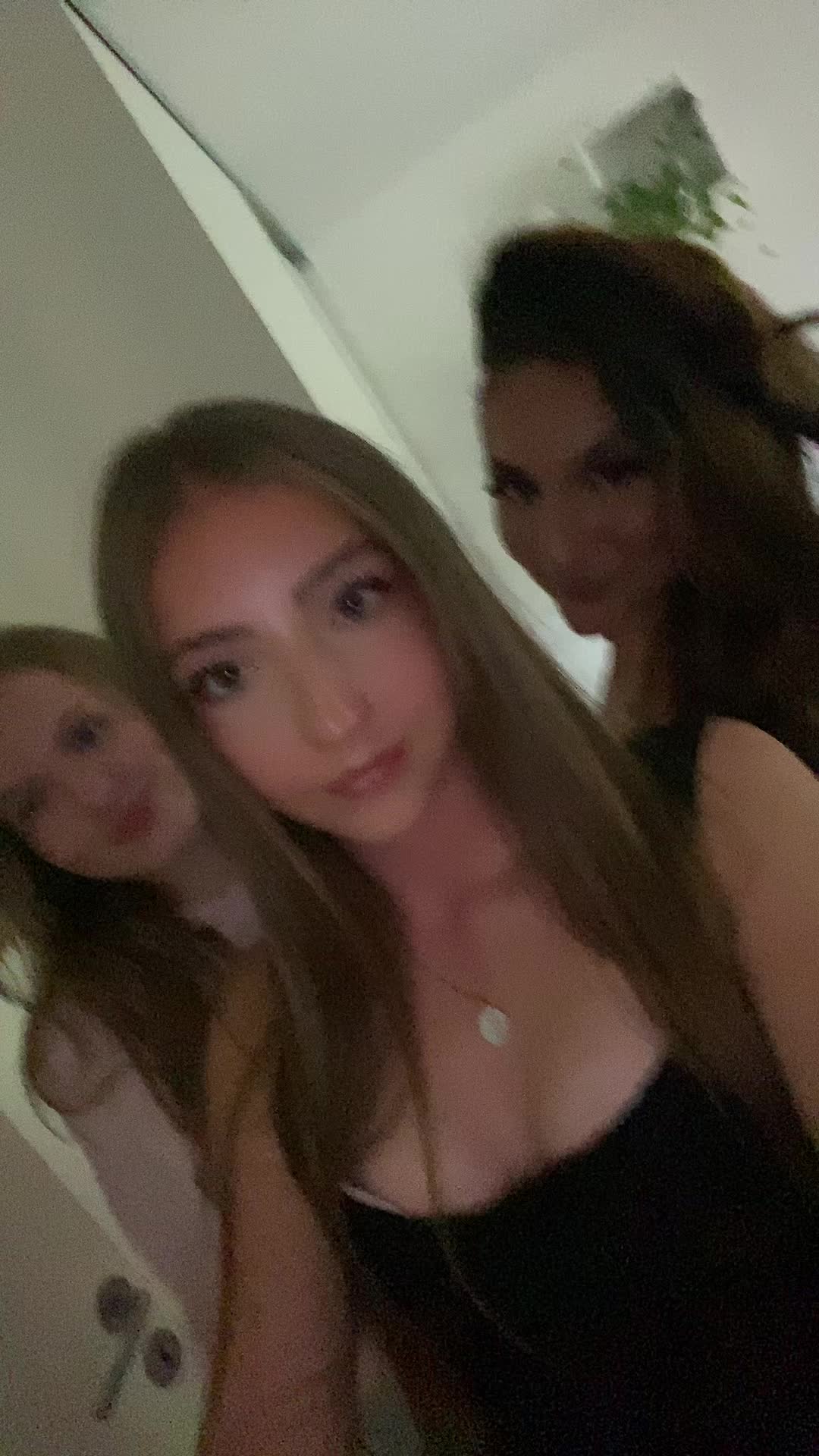 @Isabella